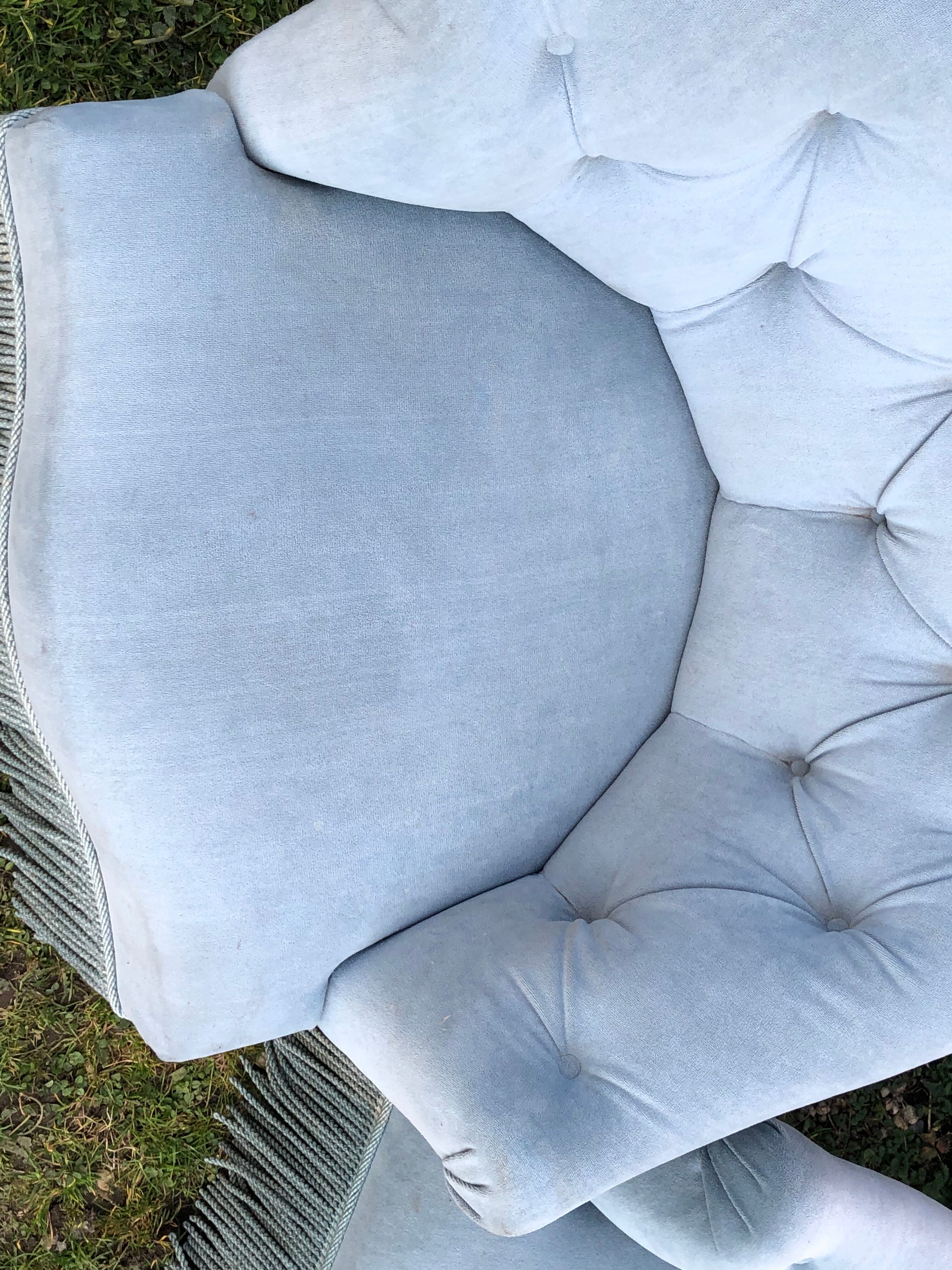 Living room old sofa and 2 armchairs model honeycomb toad