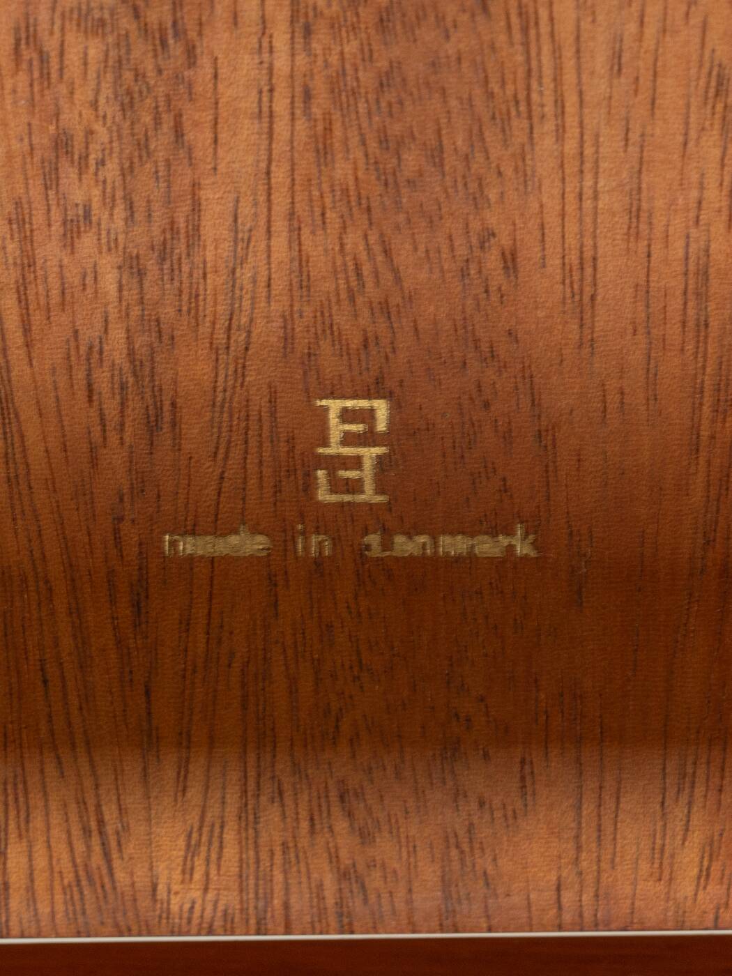 Moduline coffee table