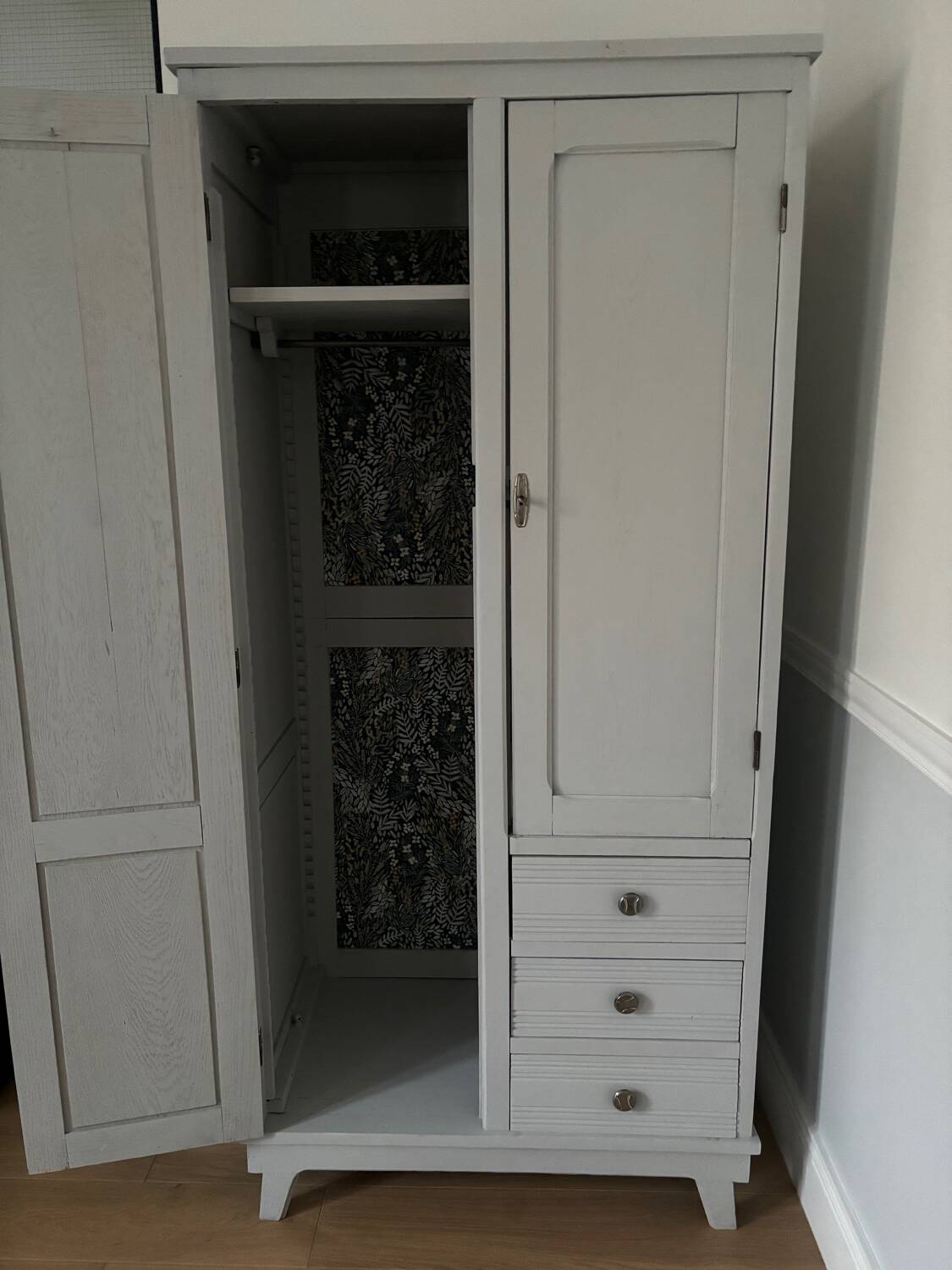 Parisian wardrobe, vintage, Art Deco style