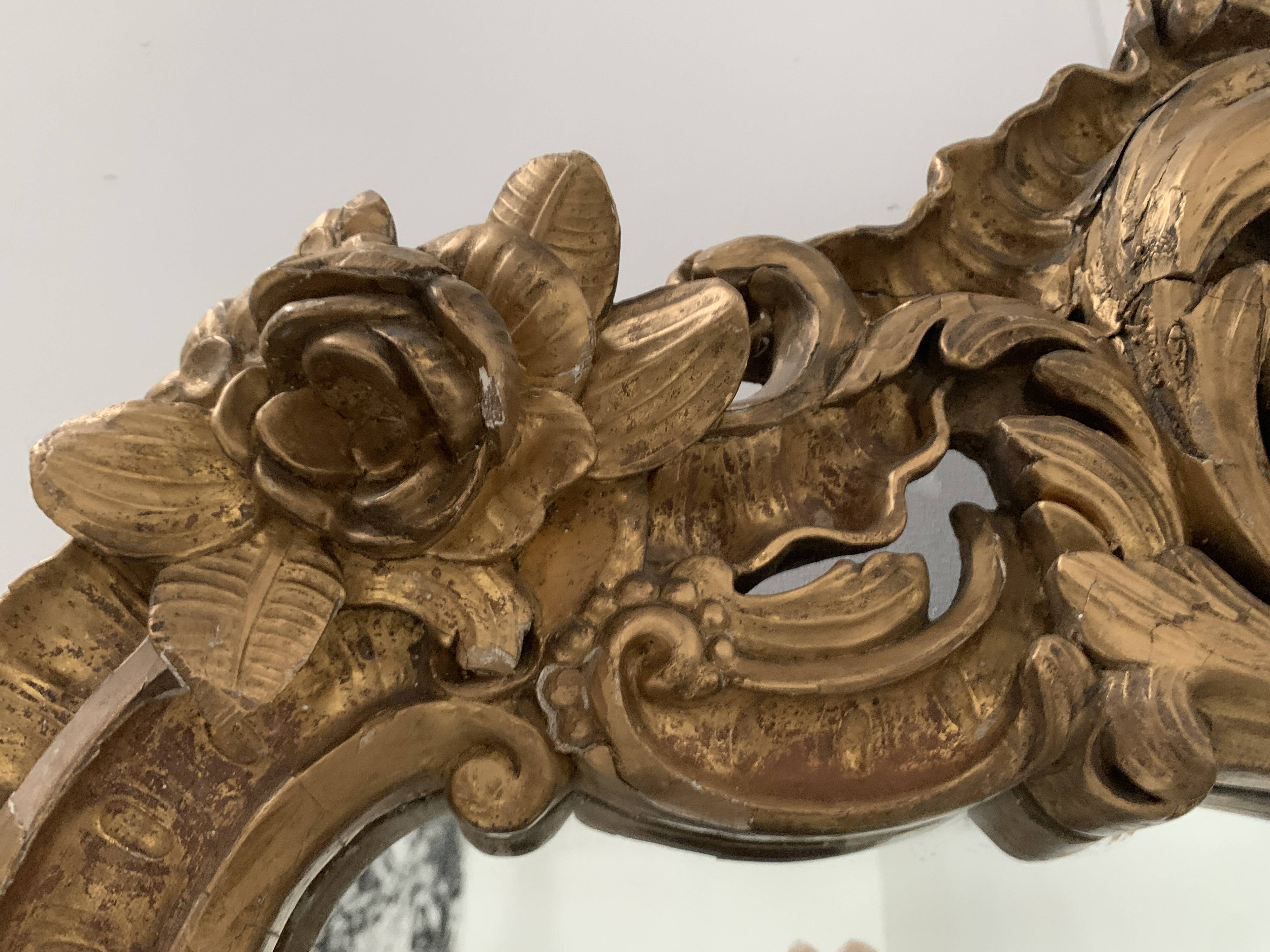 Louis XV mirror in carved gilded wood, late 18th century