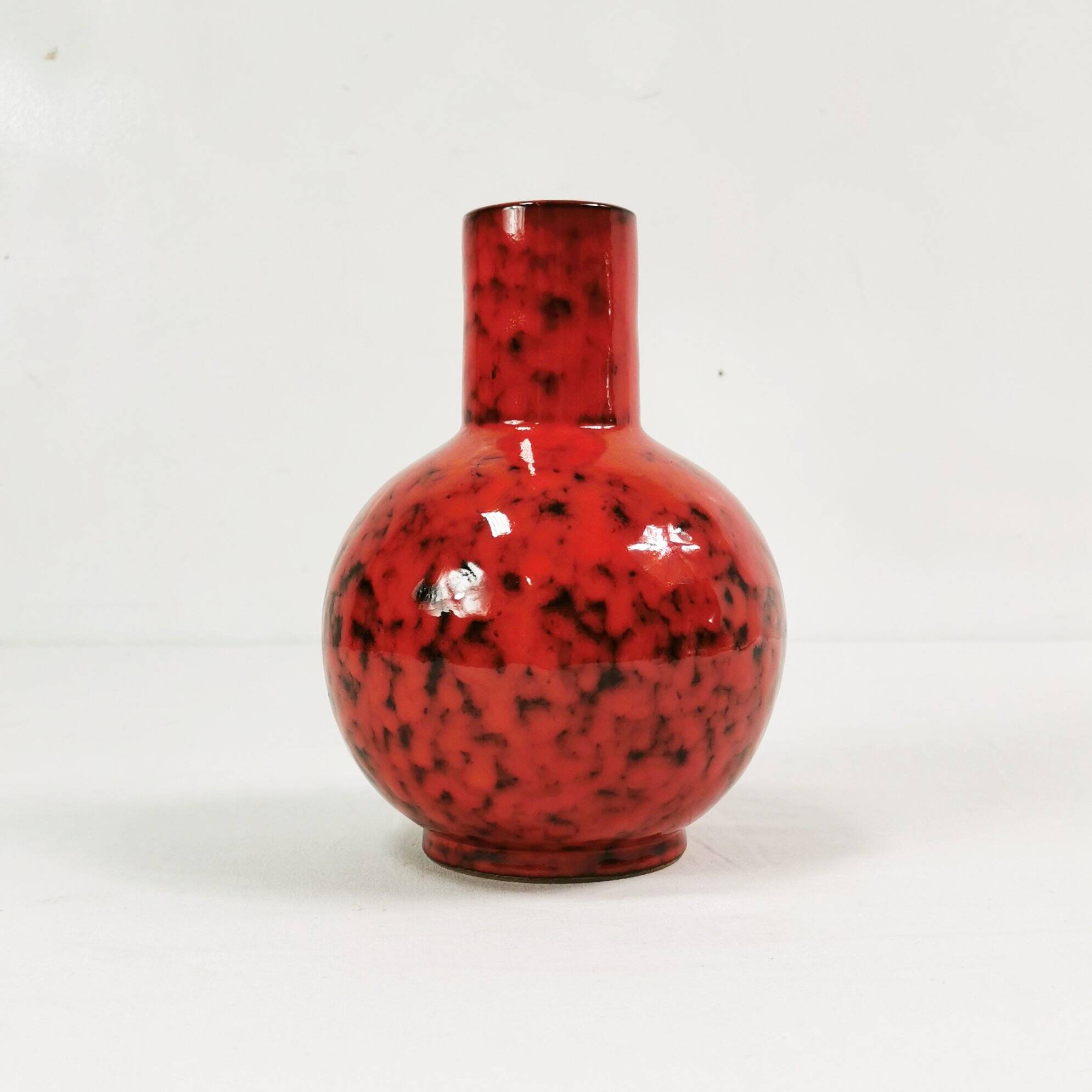 Modernist ceramic vase, Italy, 1960s.