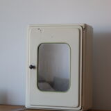 Wall-mounted medicine cabinet year 40