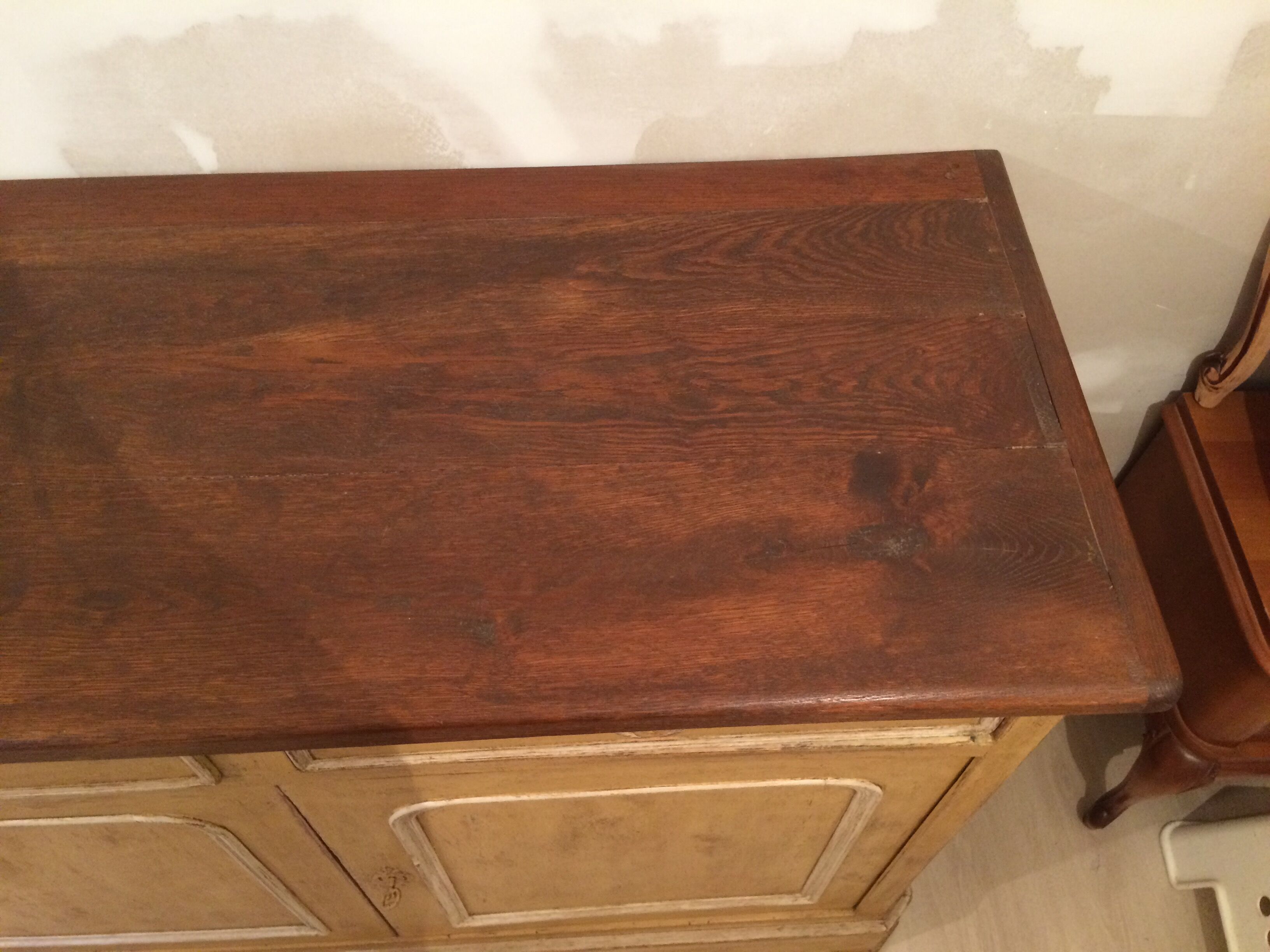 Old buffet 2 drawers 2 doors