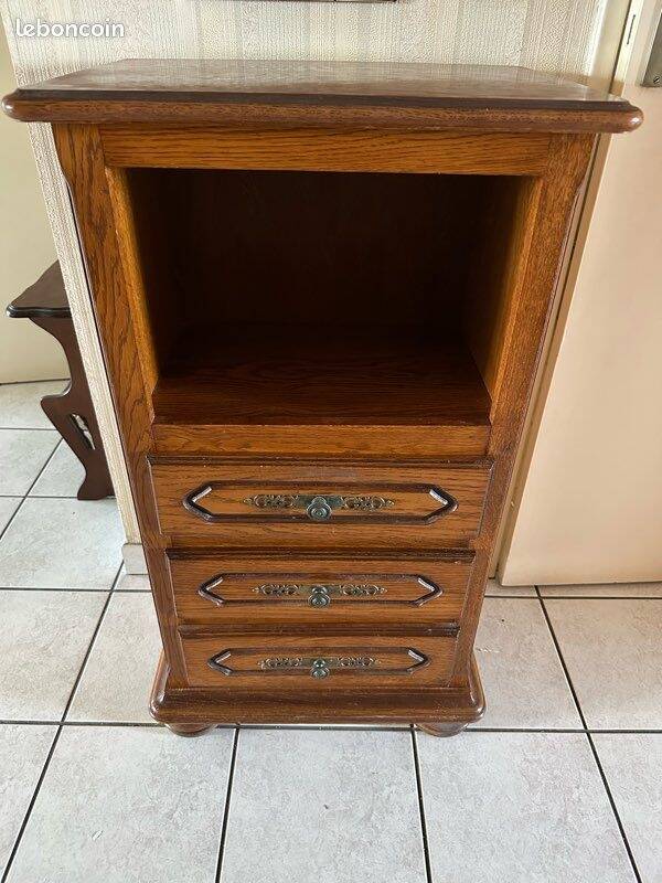 Bedside table in oak – rustic style