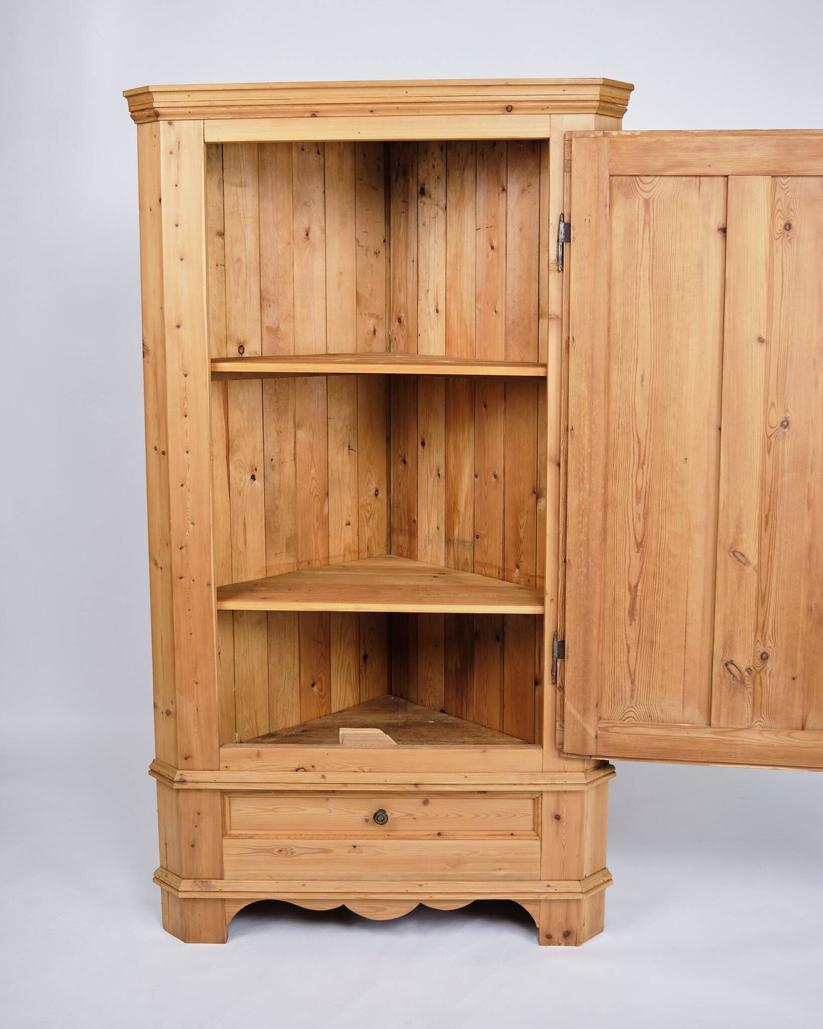 Antique corner cabinet - solid pine - brass fittings - 1920s