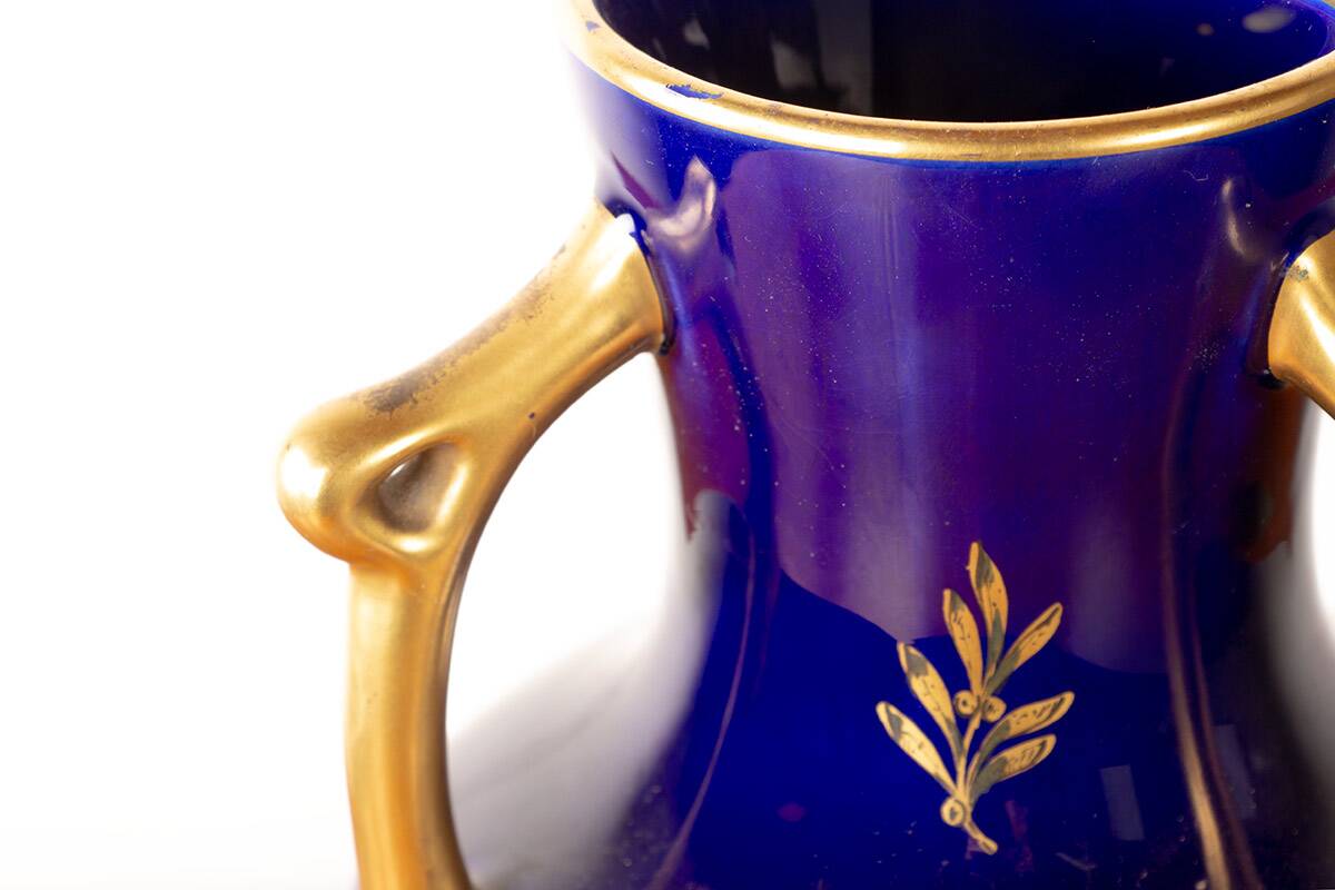 Neo-Classical style porcelain vase, cobal blue, Pinon-Heuzé 1930.