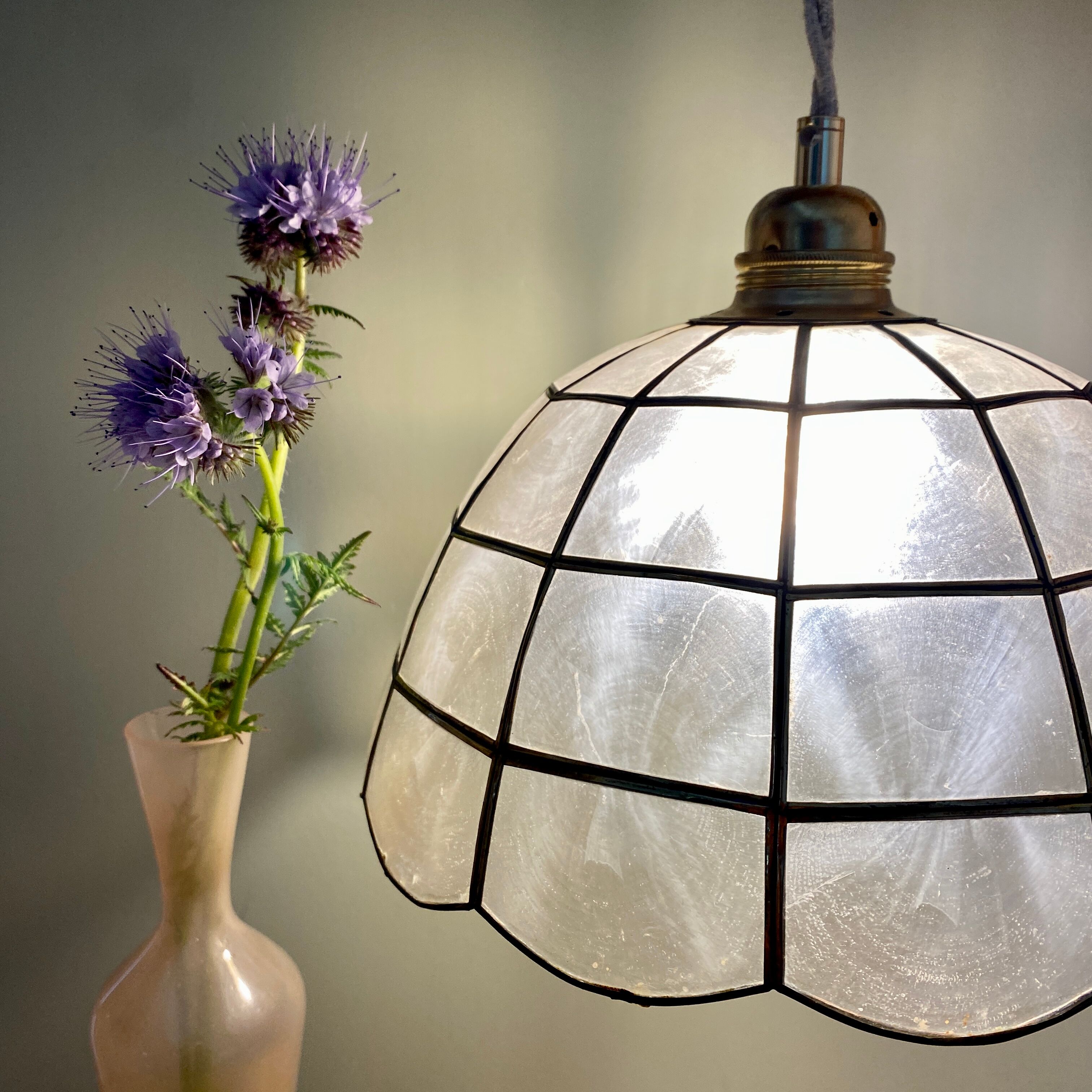 Vintage lampshade in mother-of-pearl and brass