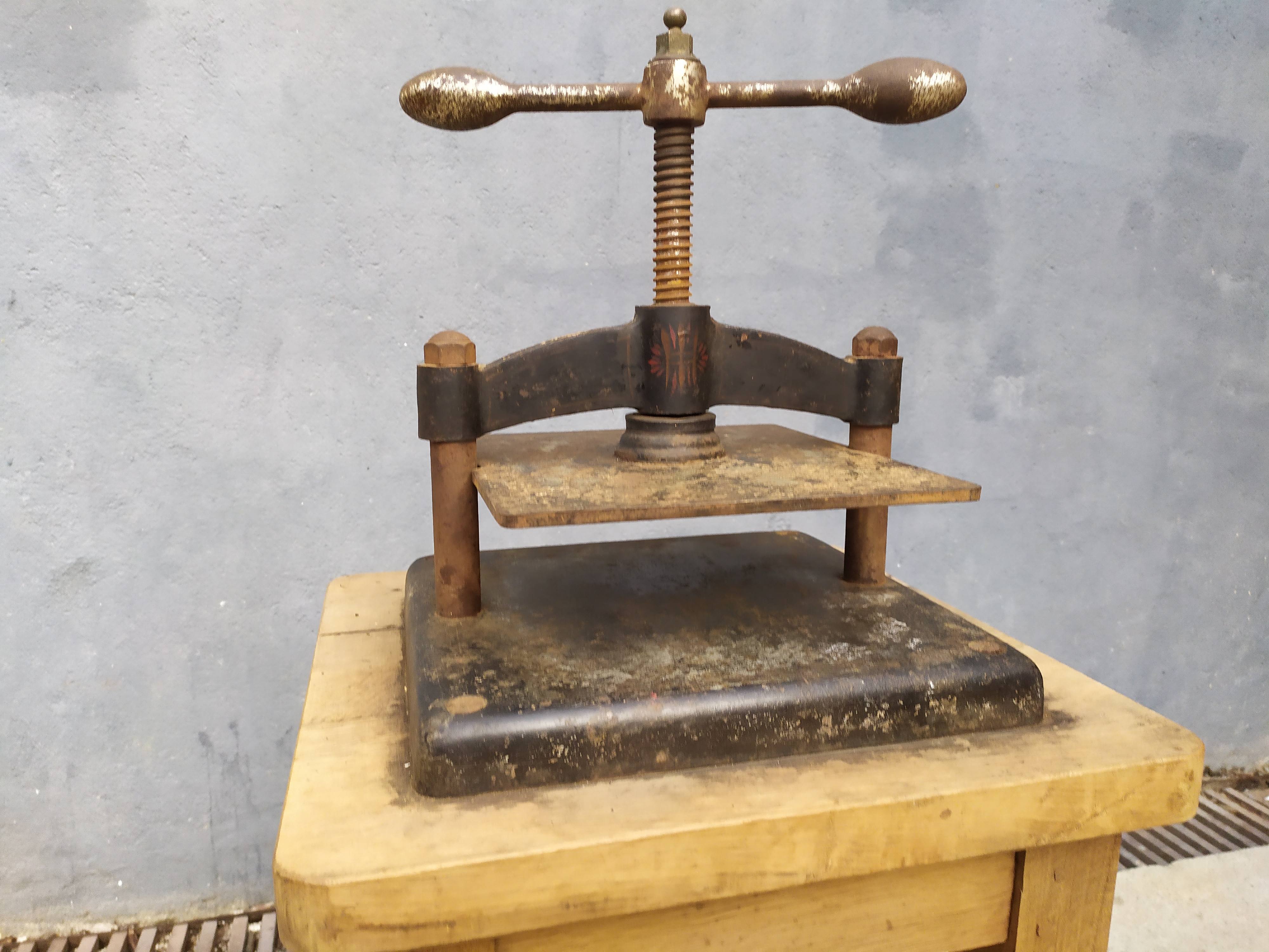 Press craft furniture