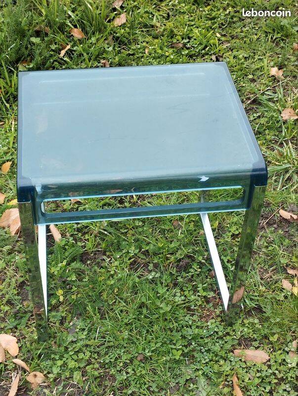 Table d’appoint vintage en plexiglas bleu et acier – Marc Berthier pour Prisunic