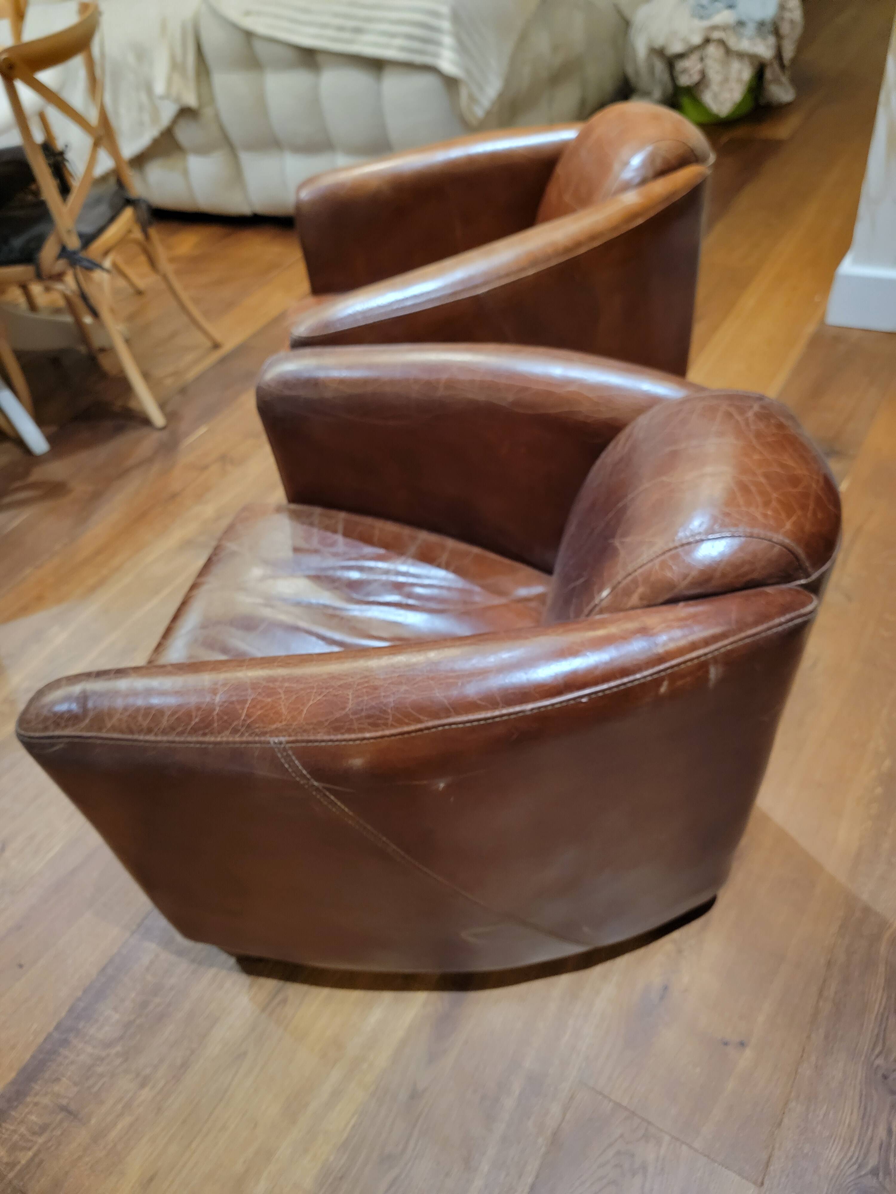 Set of 2 Club Chairs