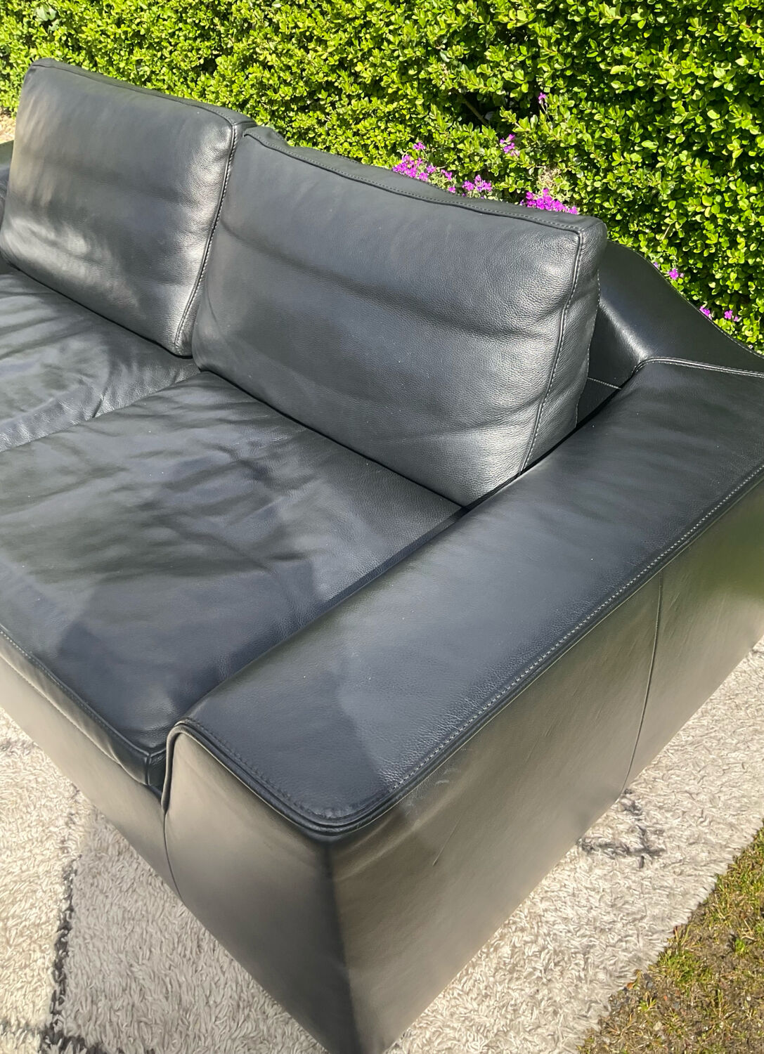 High-quality black leather Durlet sofa
