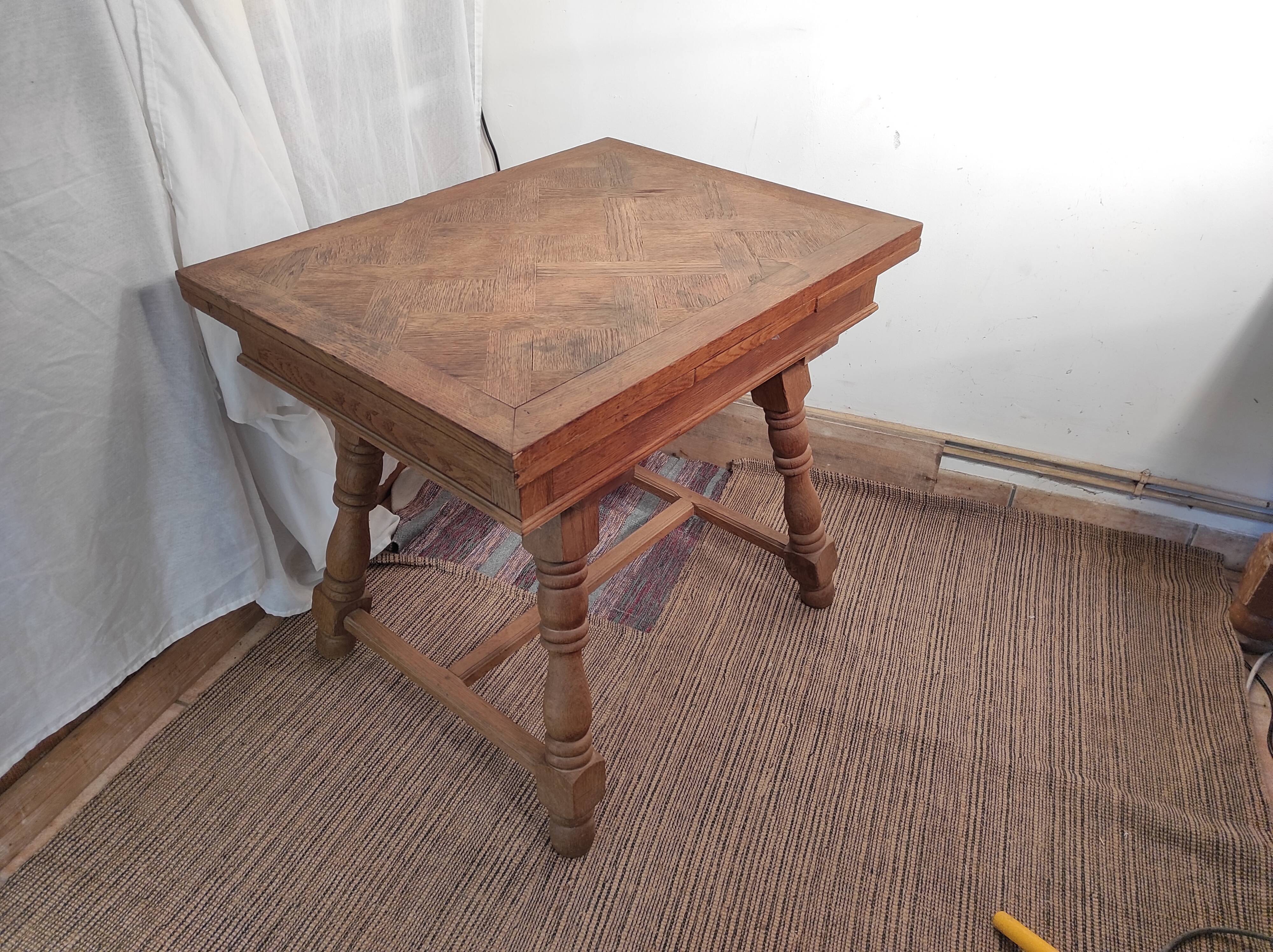 Oak table with extensions