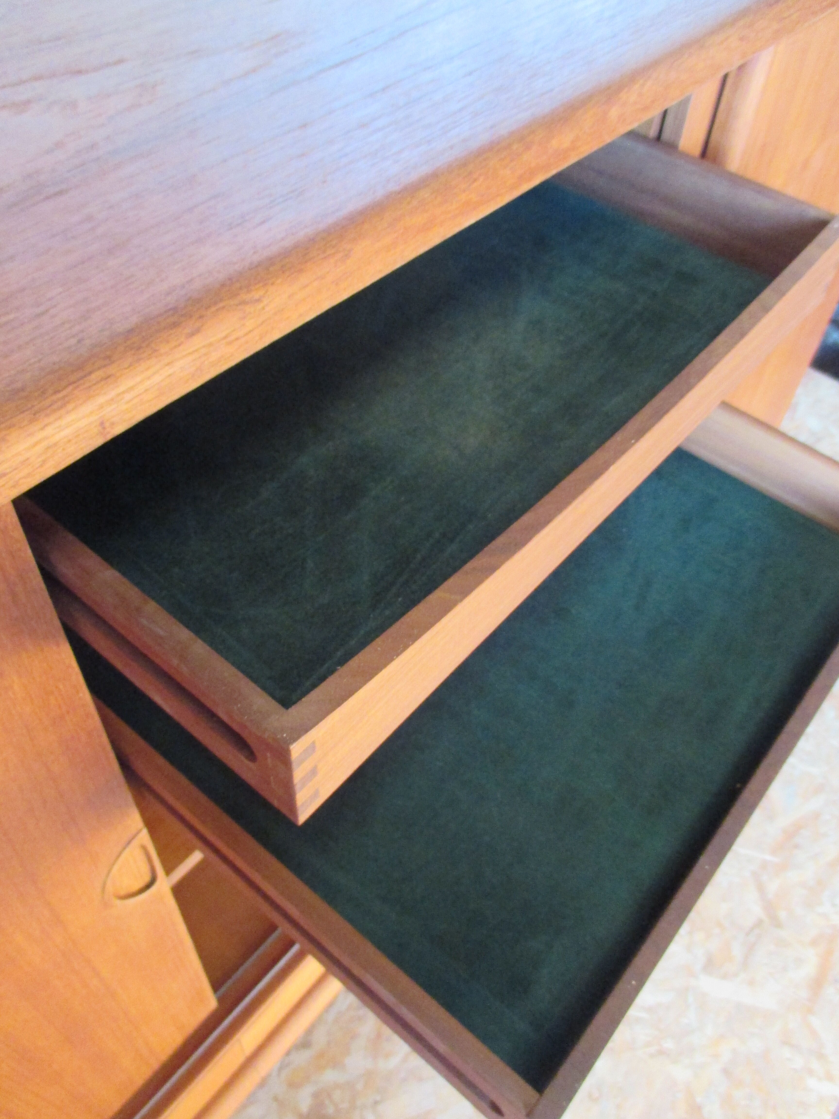 Enfilade haute danoise en teck de Johannes Andersen