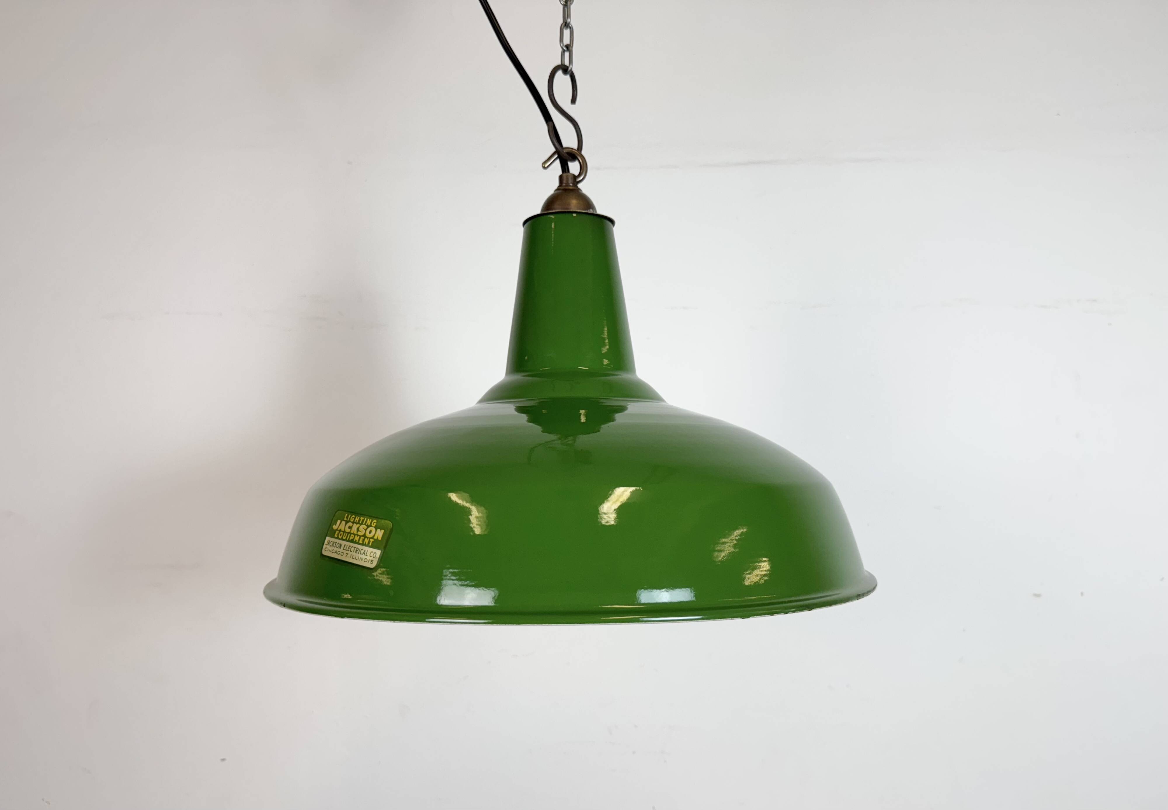 Suspension industrielle en émail vert de Jackson Electrical, années 1960