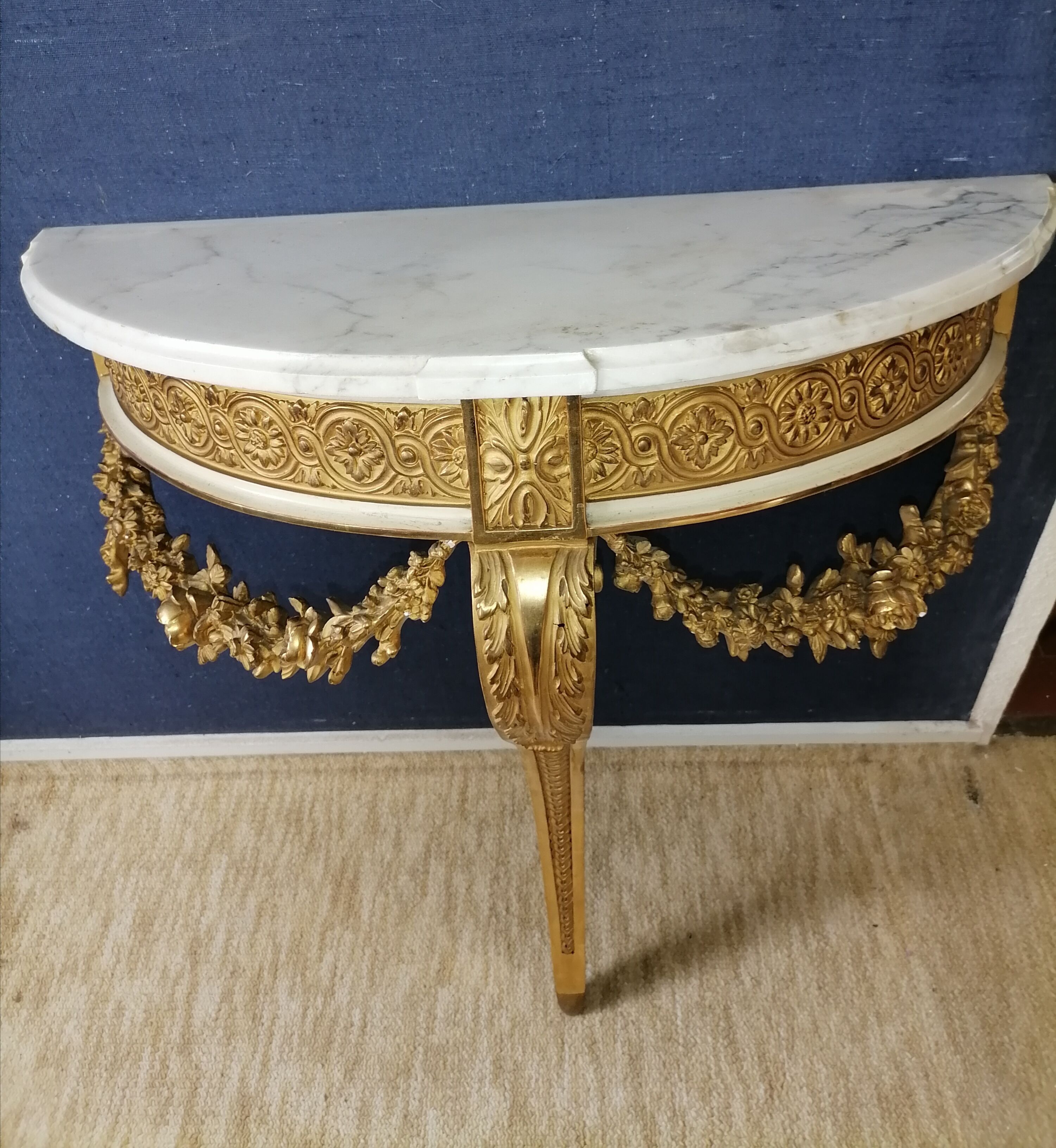 Console bois doré en applique