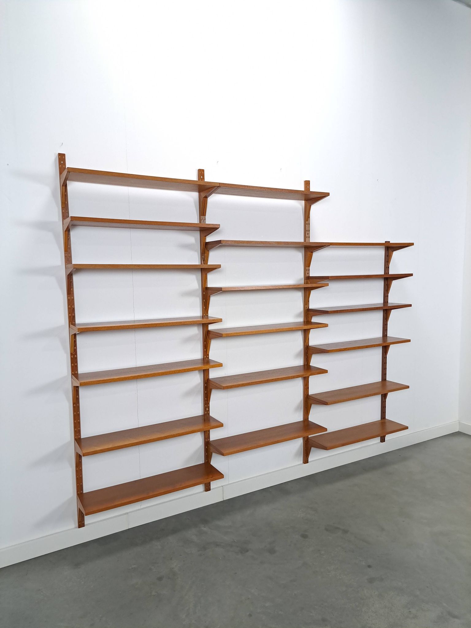 Deens Poul Cadovius Royal System modulair teak wandsysteem Cado