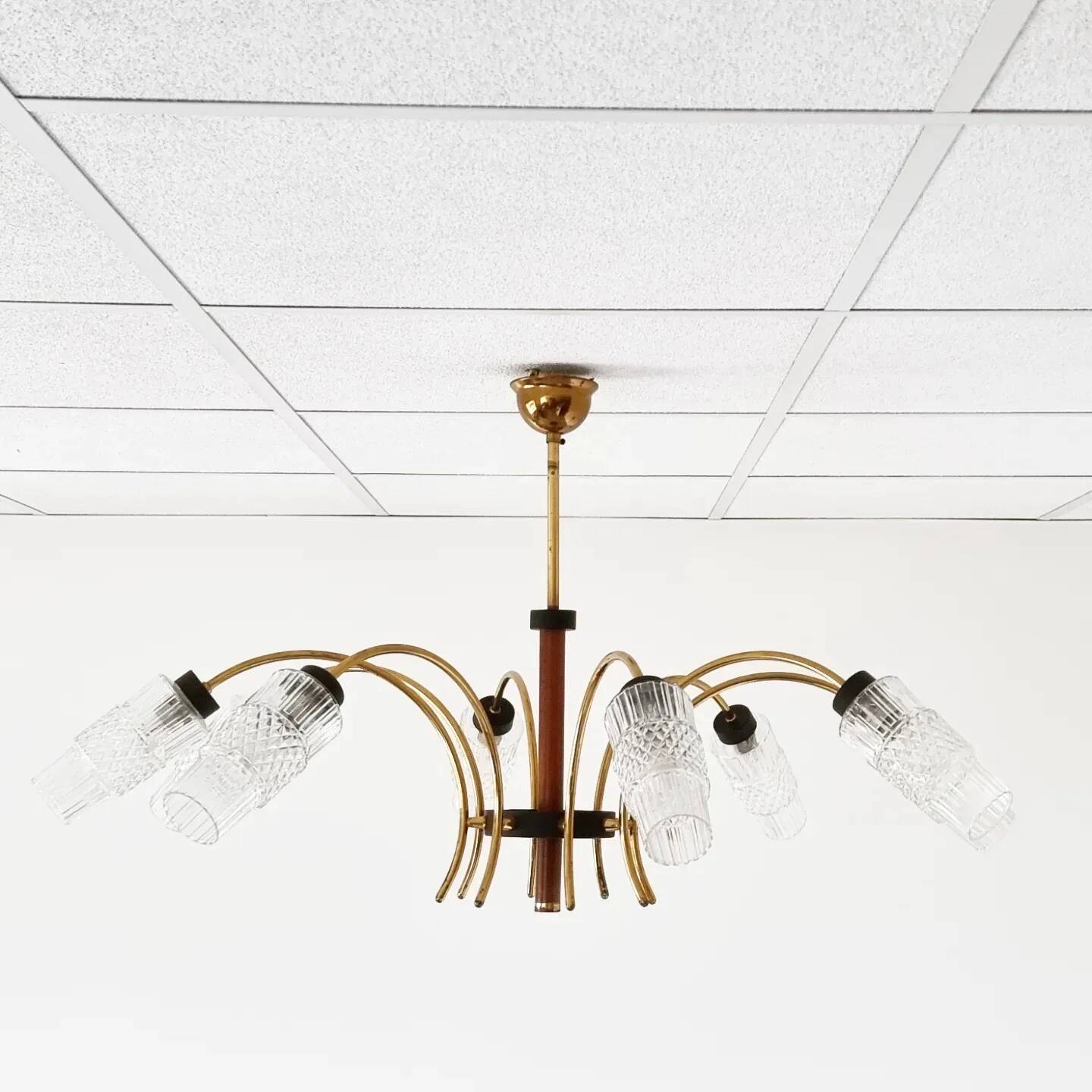 Lustre vintage en laiton et bois