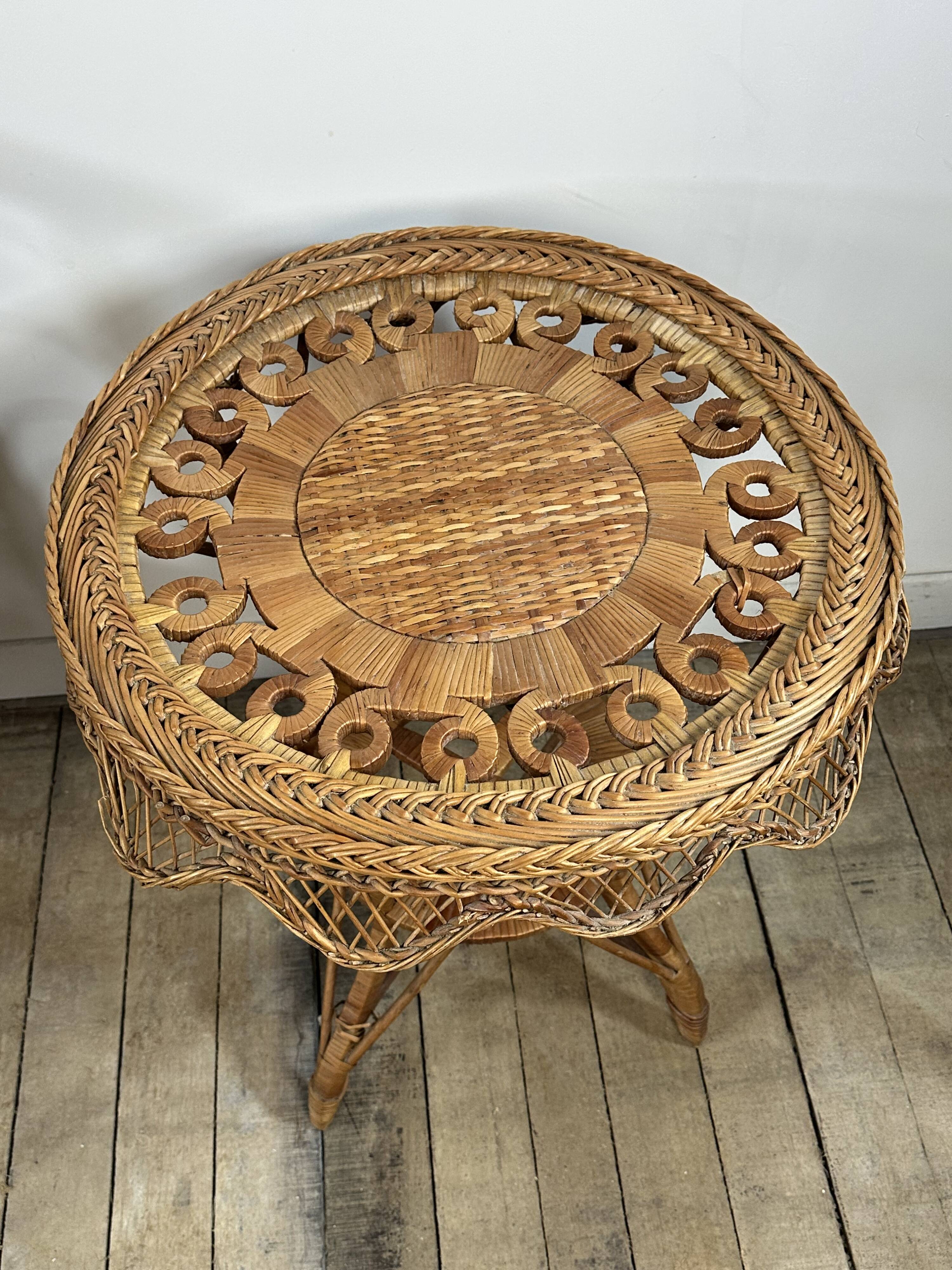 Victorian-style rattan lounge from the 1920s.