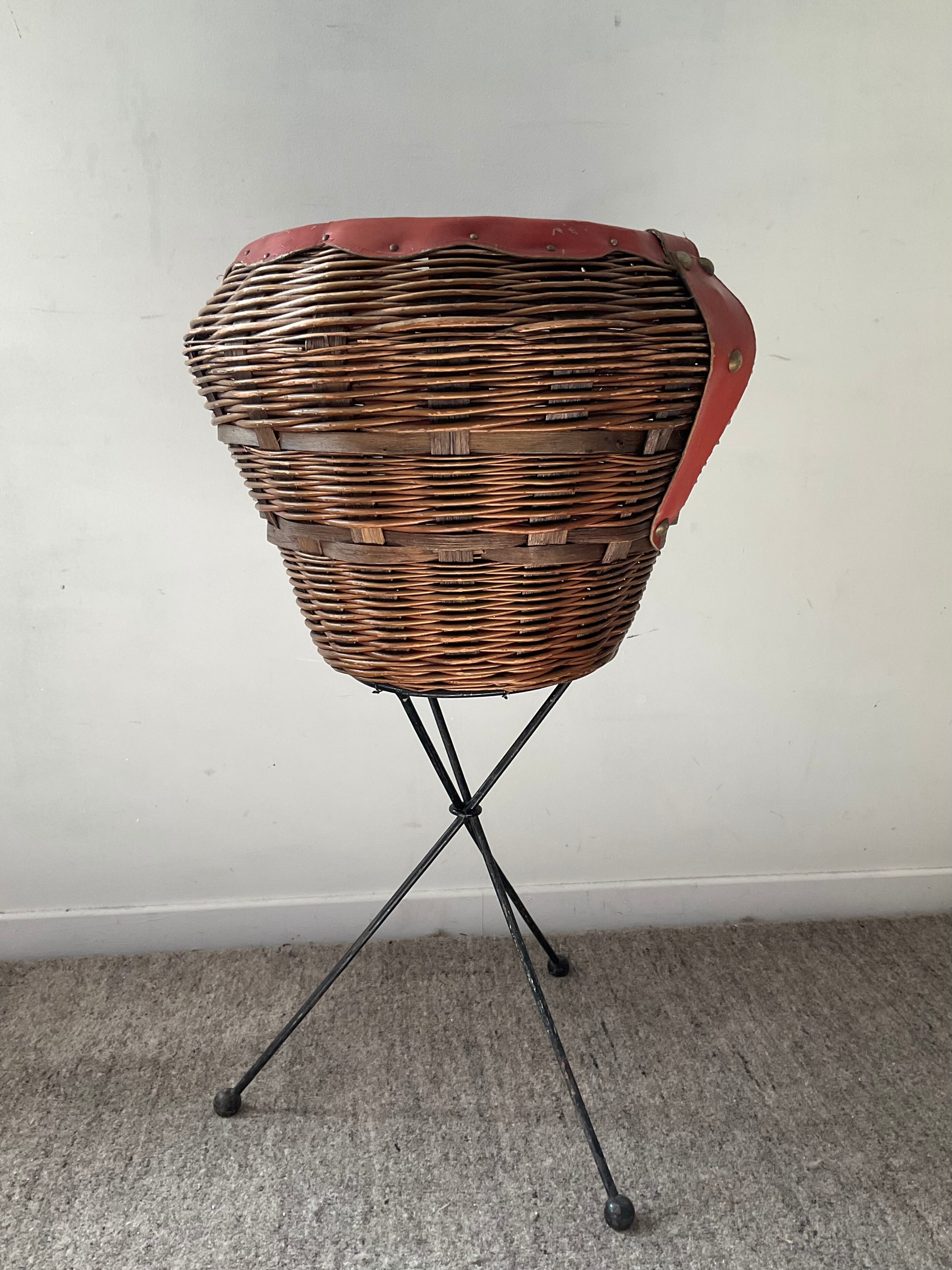 Vintage rattan basket on tripod foot 60s