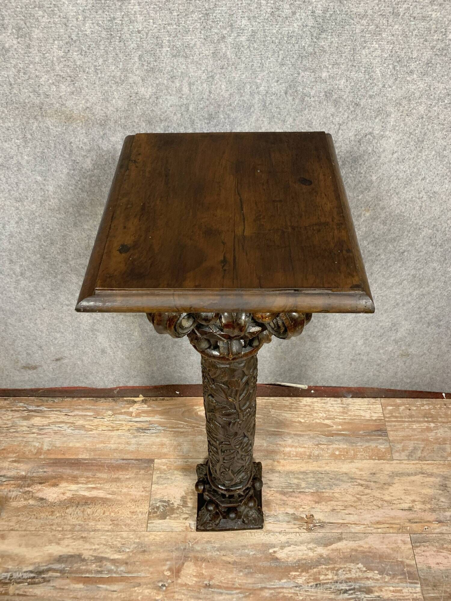 Asia XIXth century: magnificent pedestal column in hard wood carved around 1880