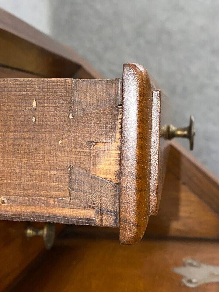 Louis XV curved chest of drawers in precious wood marquetry circa 1900