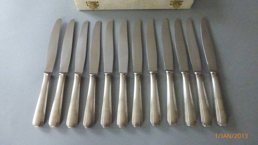 Set of 12 knives