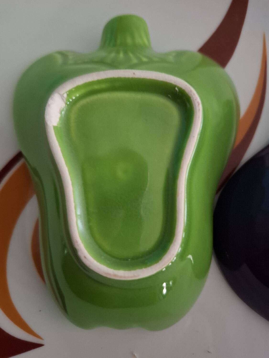 Duo of firm vegetable ceramic bowls