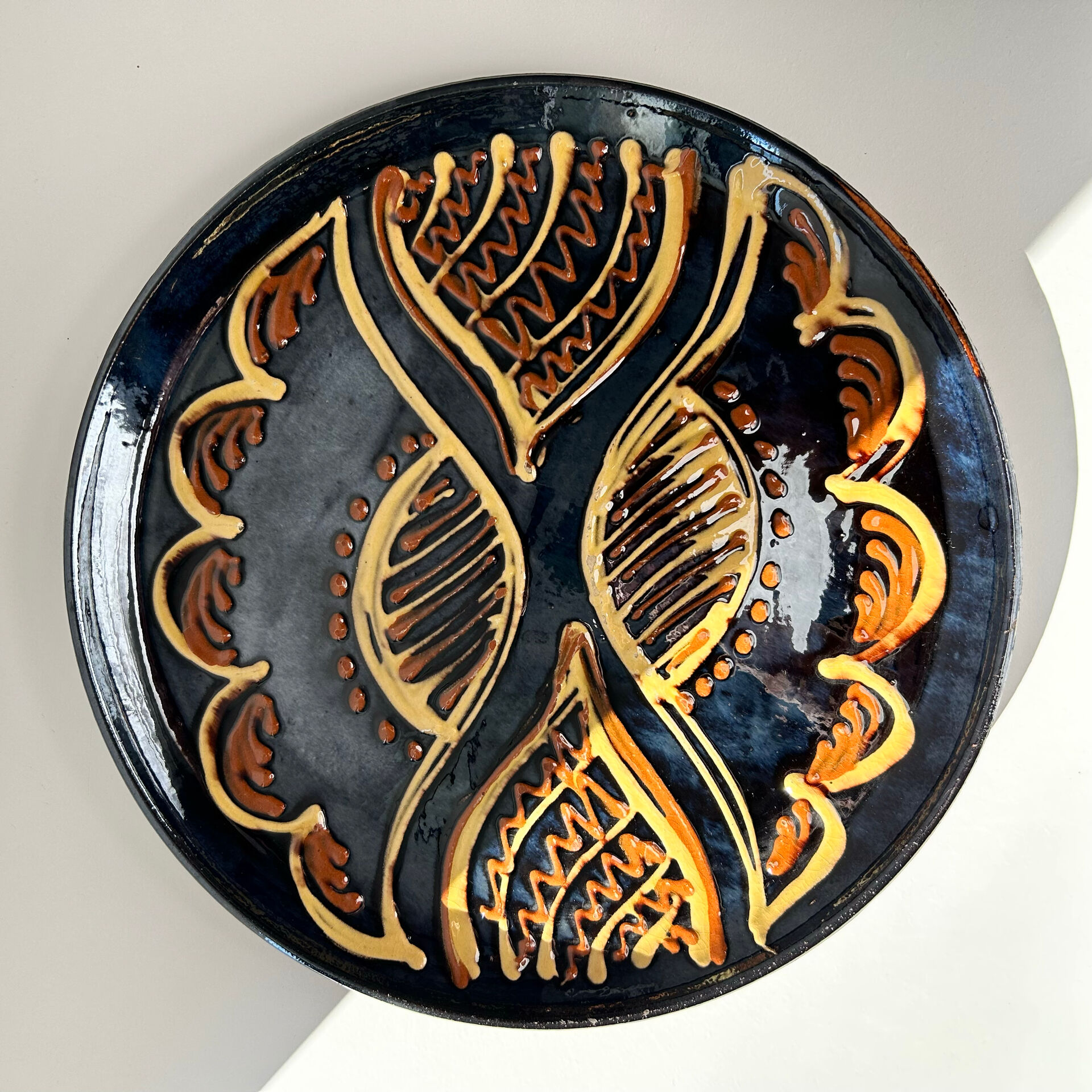 Grand plat pièce unique signée