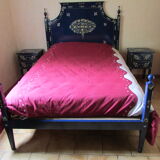 bed, flowery blue lacquer