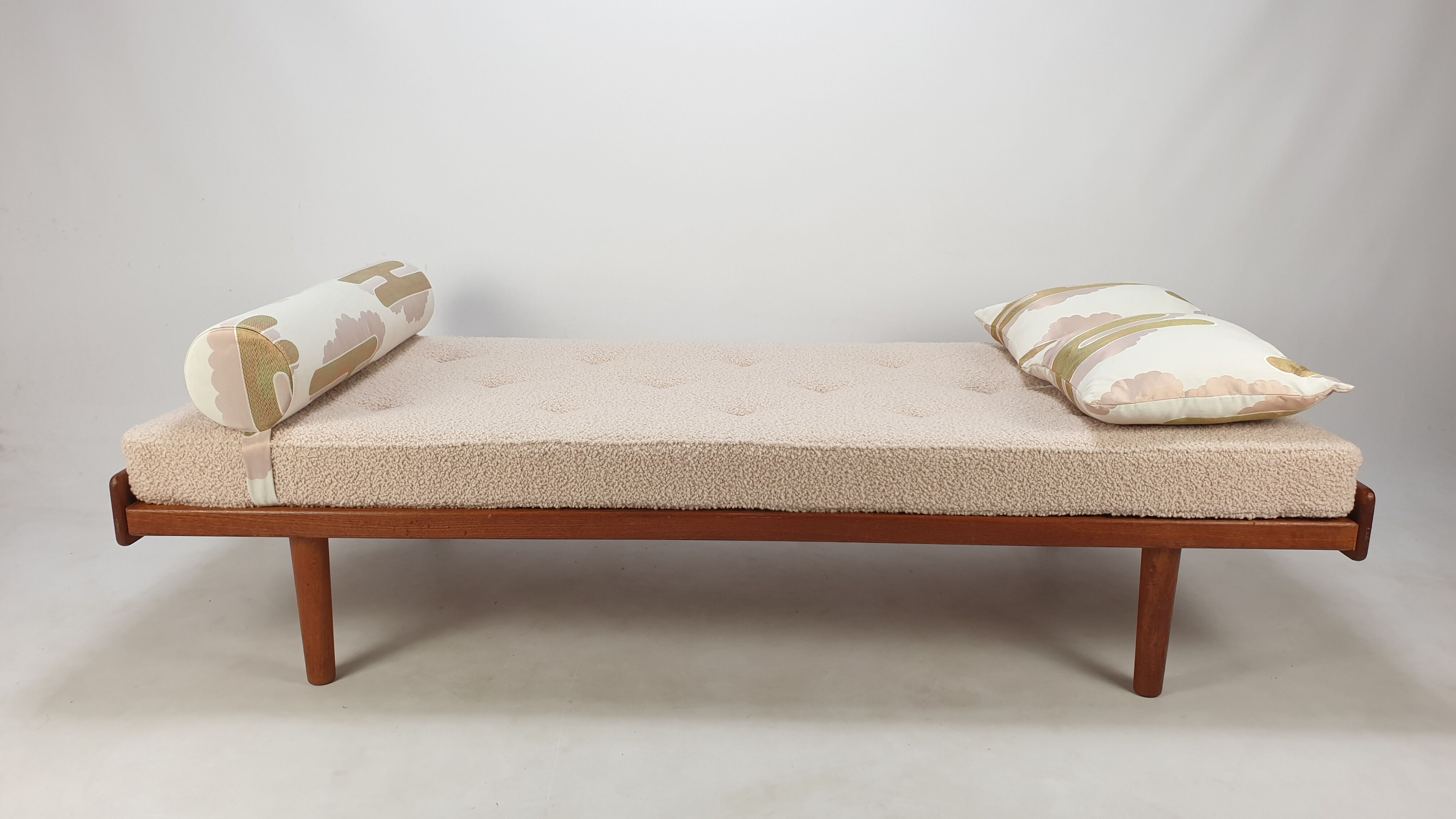 Mid-century teak daybed, 1960s