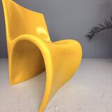 Sculptural Molded Fiberglass Chair, Europe, 1970s