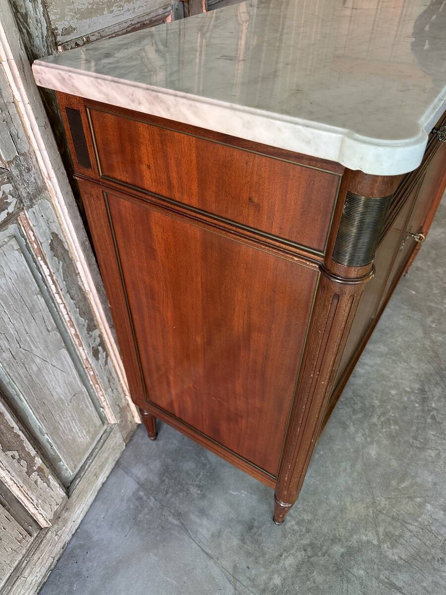 Buffet de style Louis XVI en acajou circa 1960