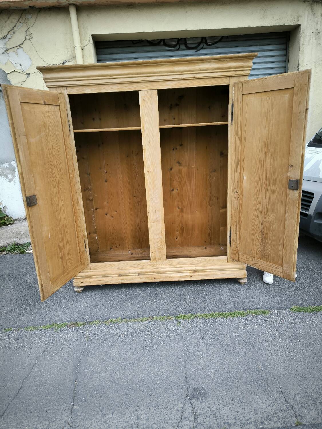 Alsatian pine wardrobe, mid-19th century