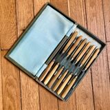 Set de 12 couteaux manche en corne