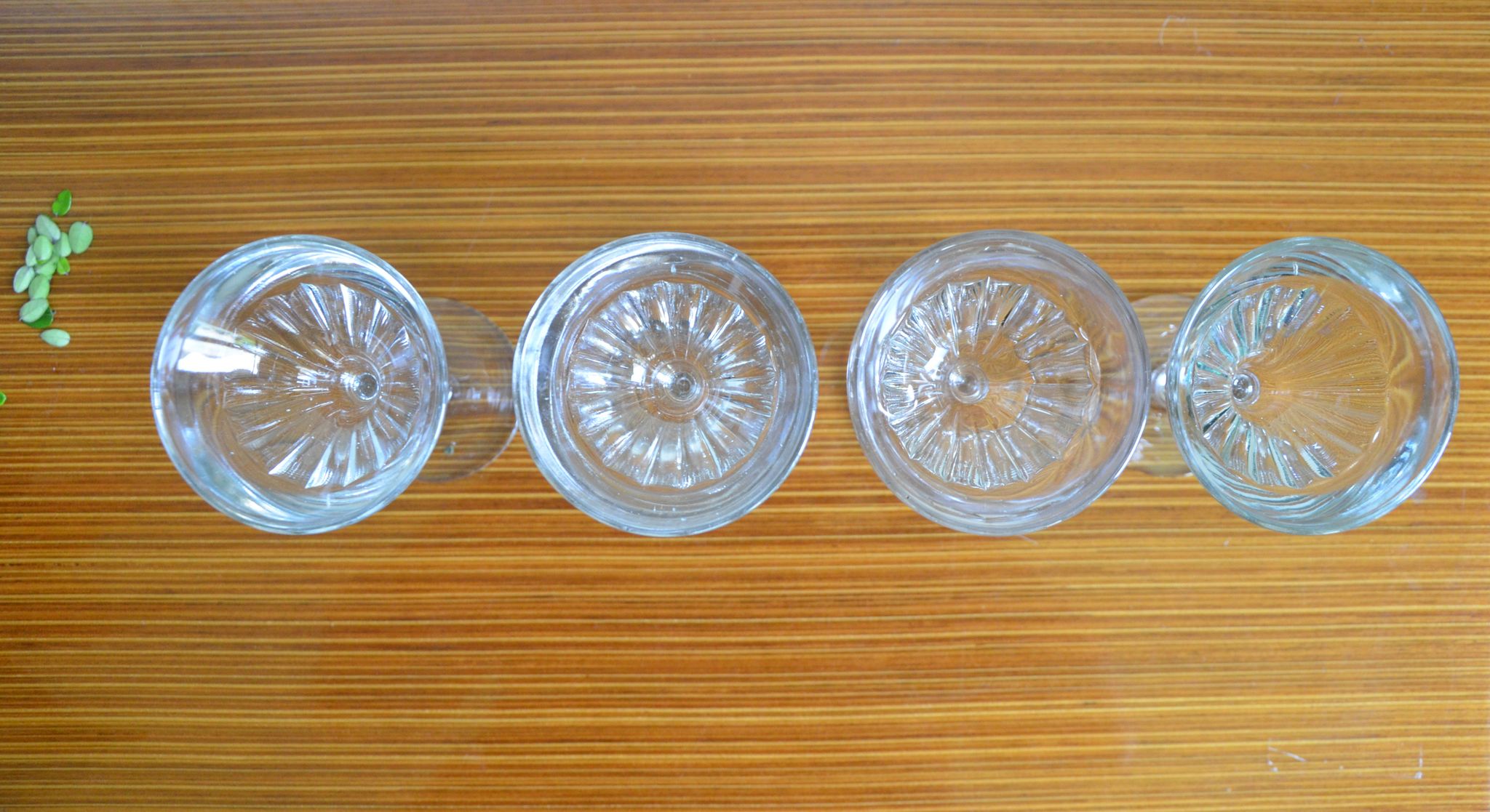 Lot de 4 verres à apéritif datant des années 30