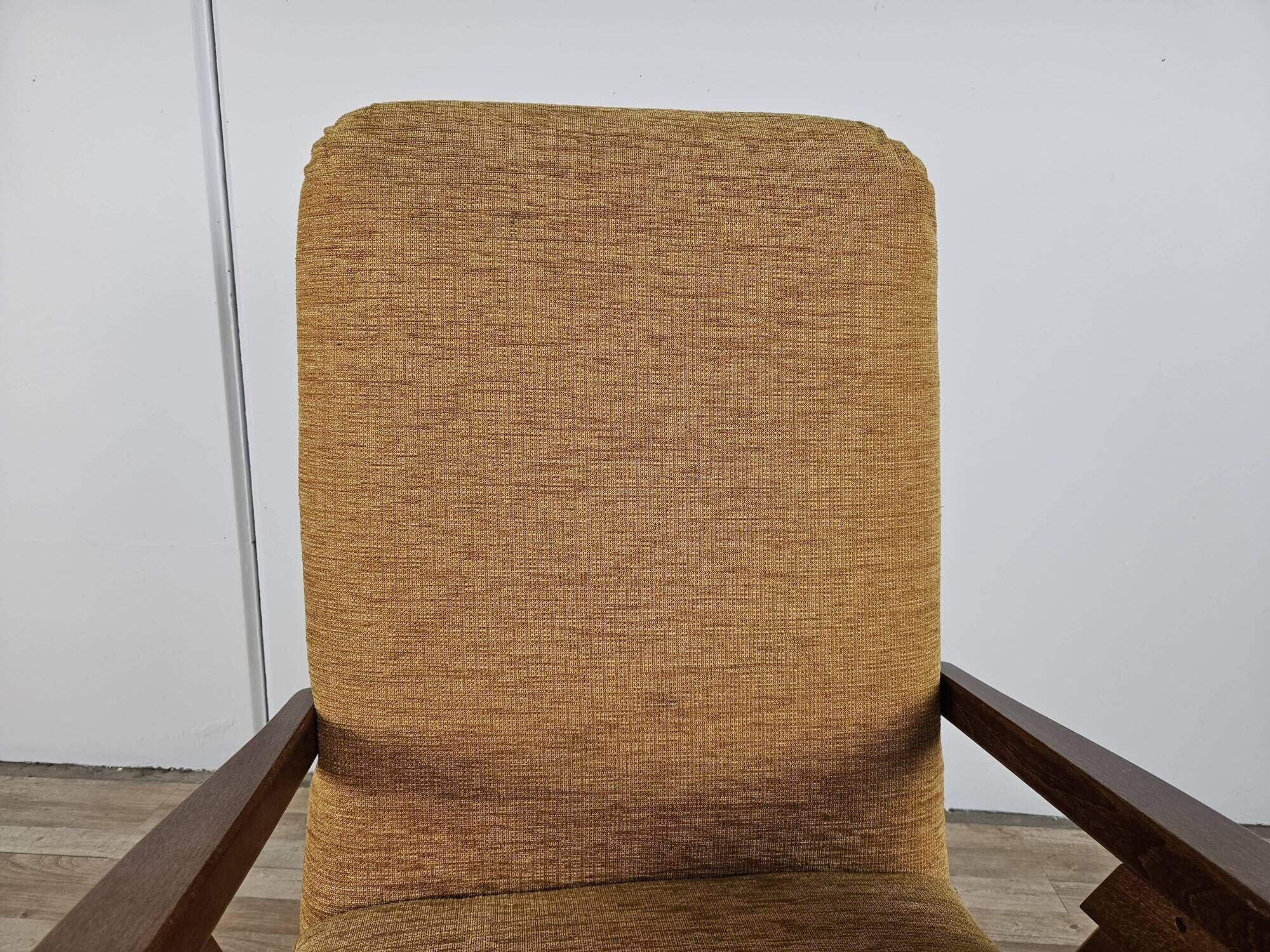Fauteuil inclinable en bois et tissu des années 70