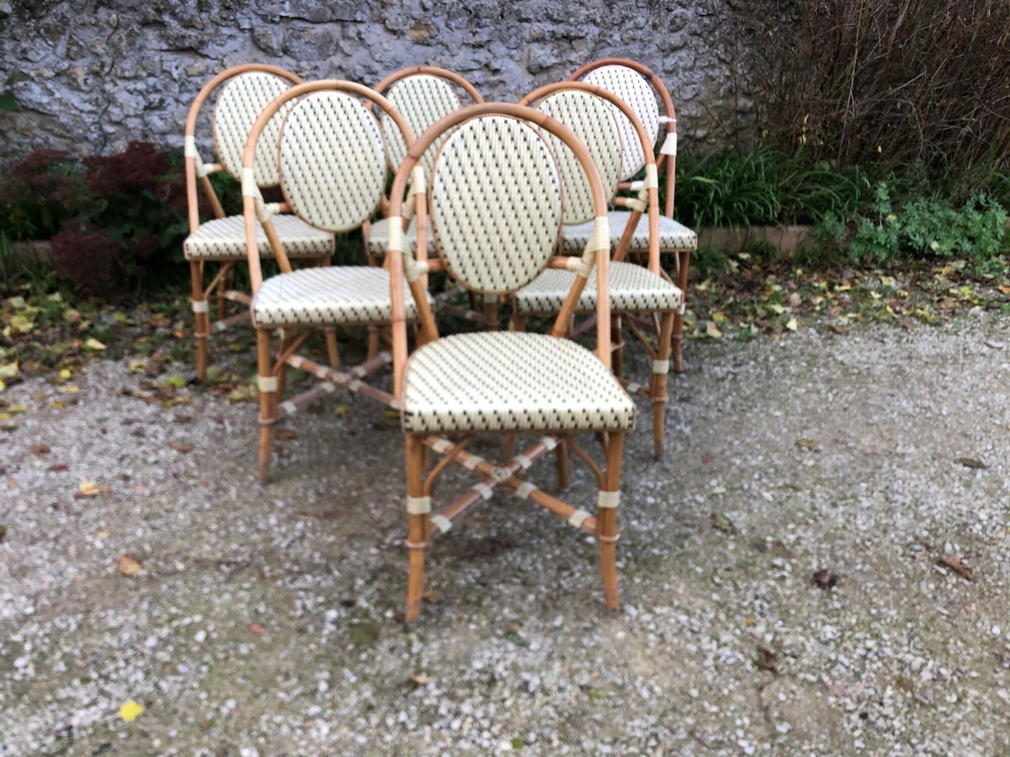 Ensemble de 6 chaises de terrasse " bistrot" en rotin naturel.