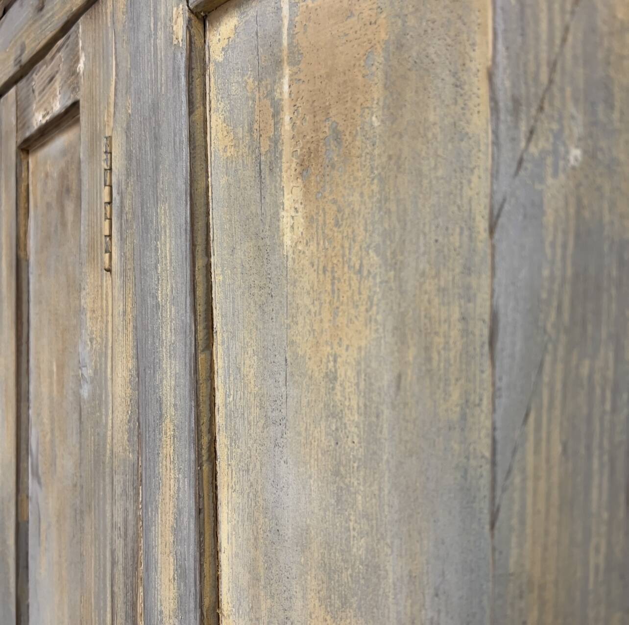 Patinated workshop locker N.41