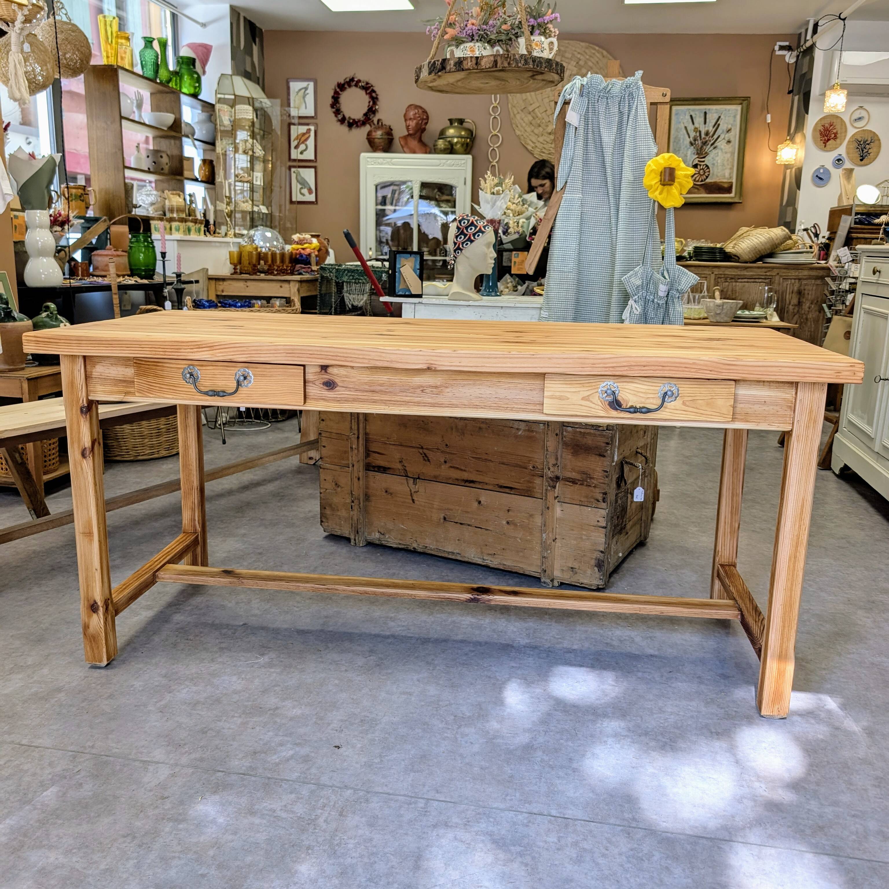 Farmhouse table with spacer base