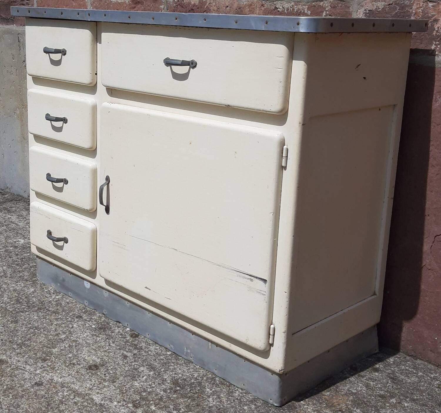 Kitchen buffet (1950s)