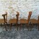 Chaises de bistrot dépareillées