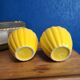 Paire de vase en émail jaune citron