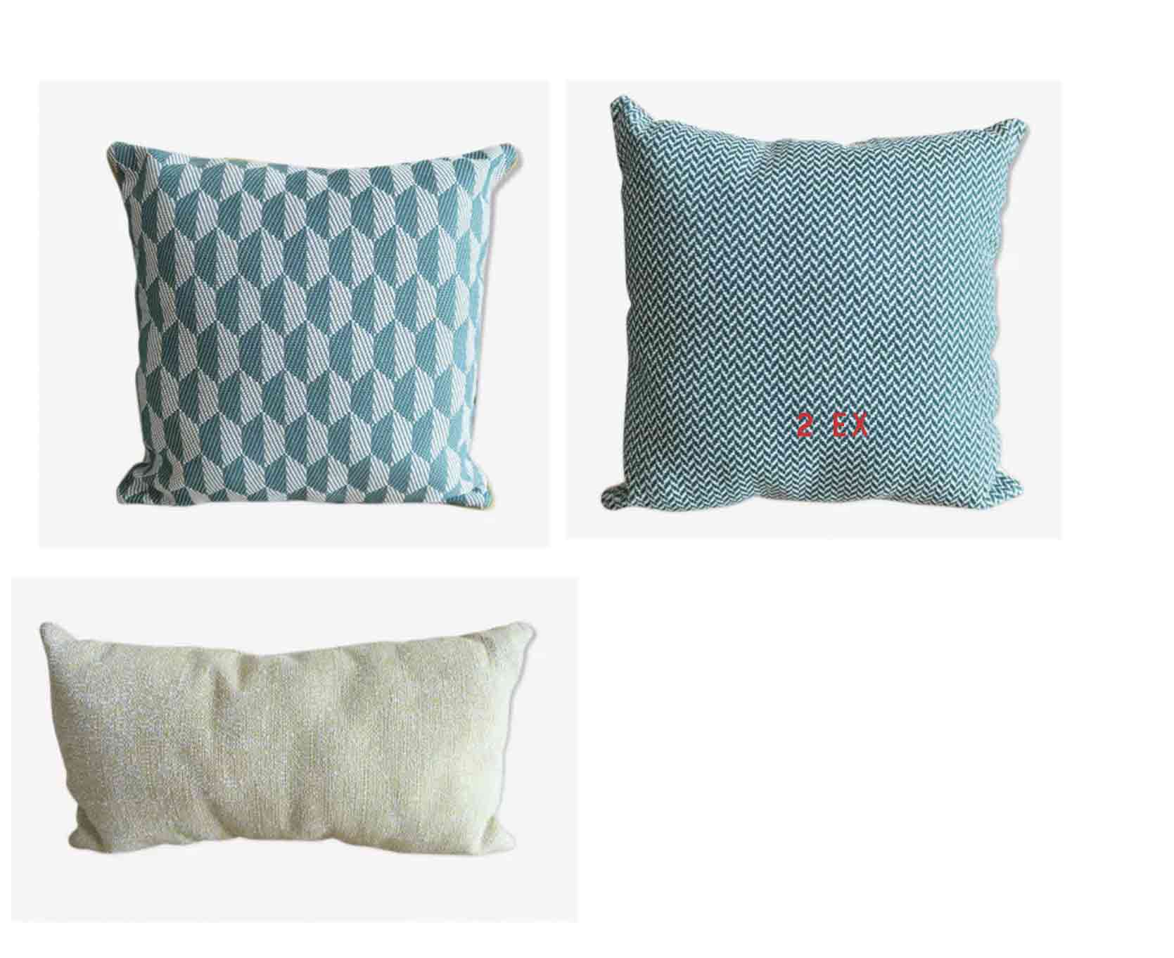 Outdoor cushion set