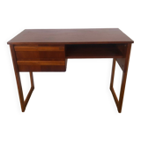 Scandinavian sled base desk