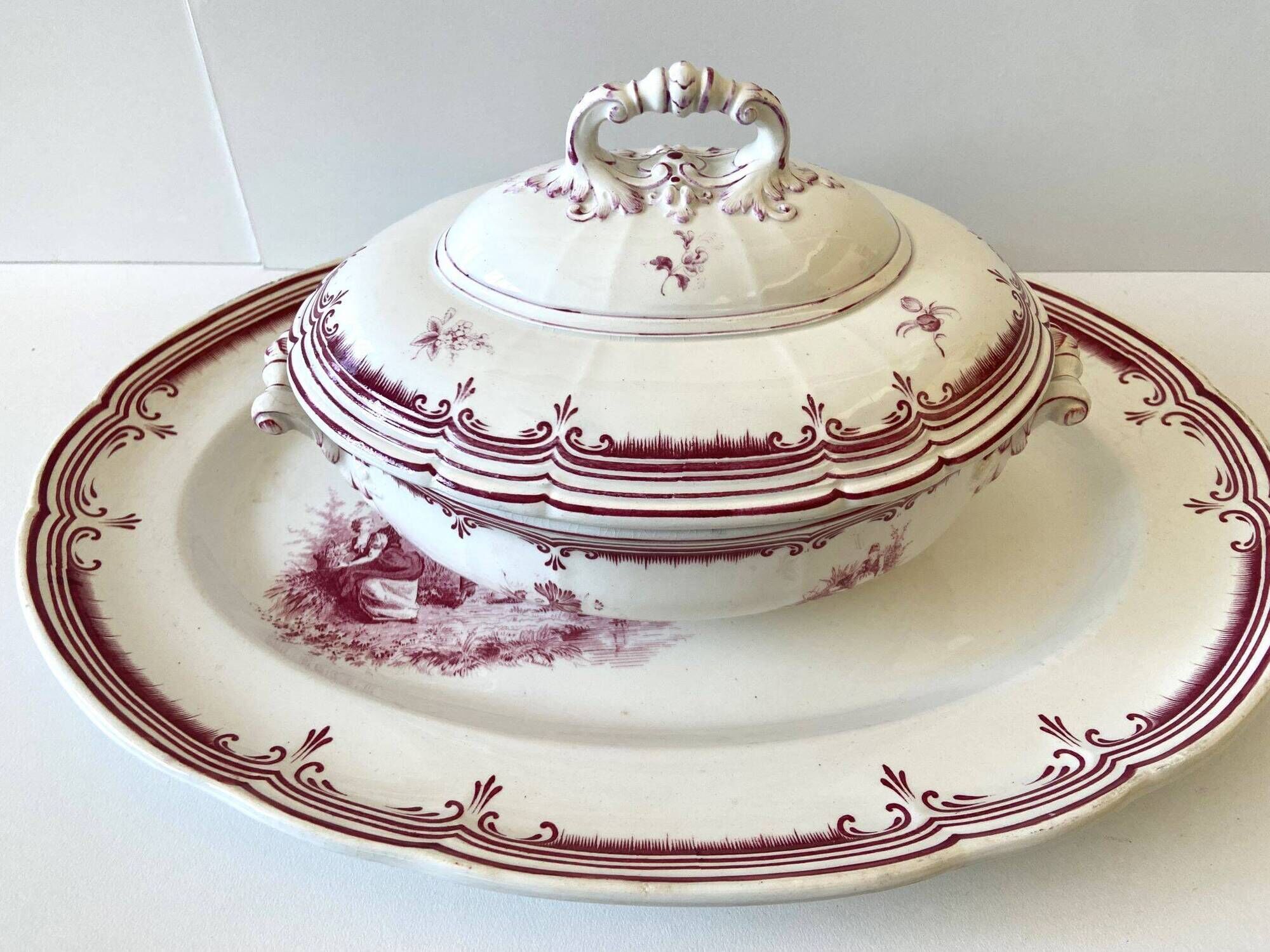 Vegetable dish, Fine Earthenware, Paris, France, Pink Crests, B&Cie Barluet, Creil
