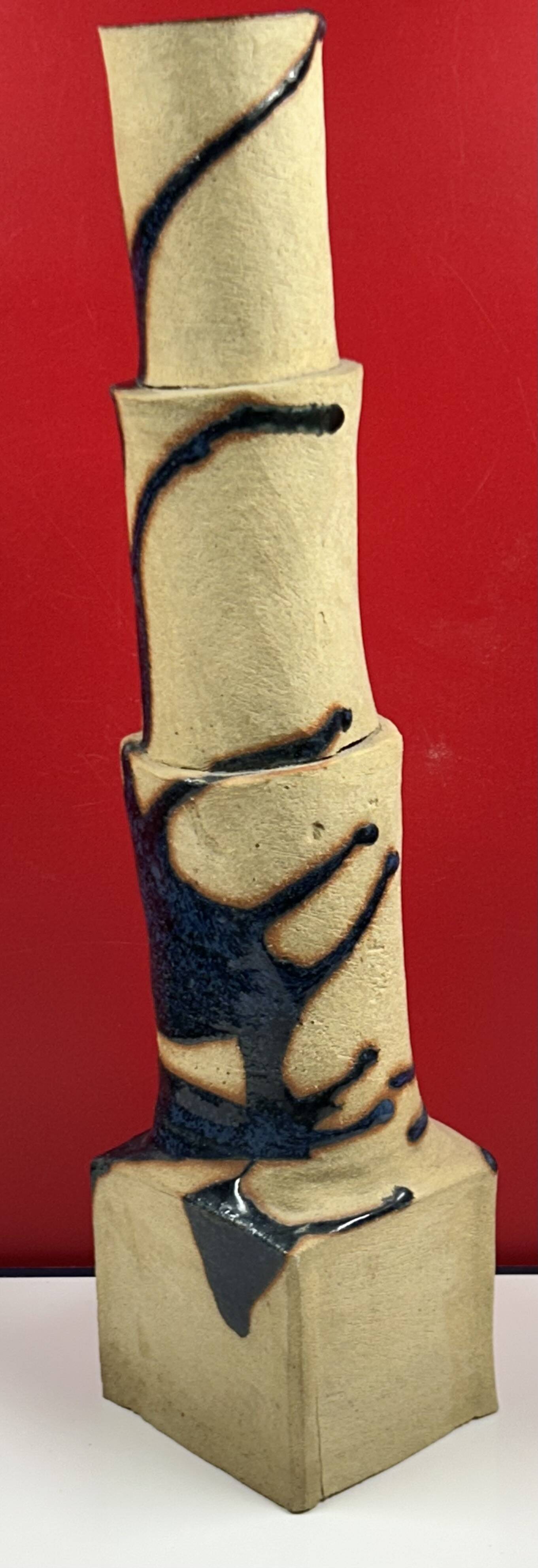 Contemporary ceramics, signature to be identified