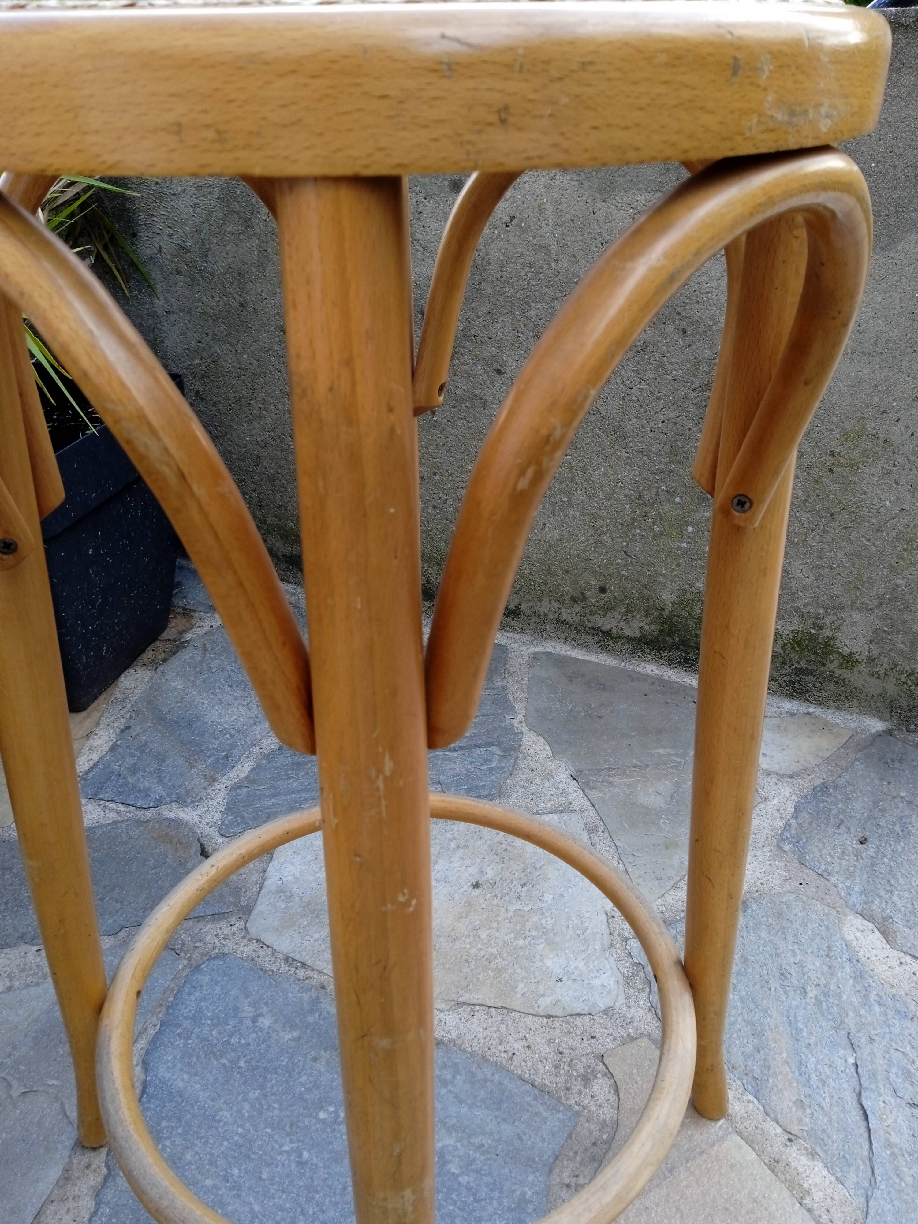 Canned bar stool