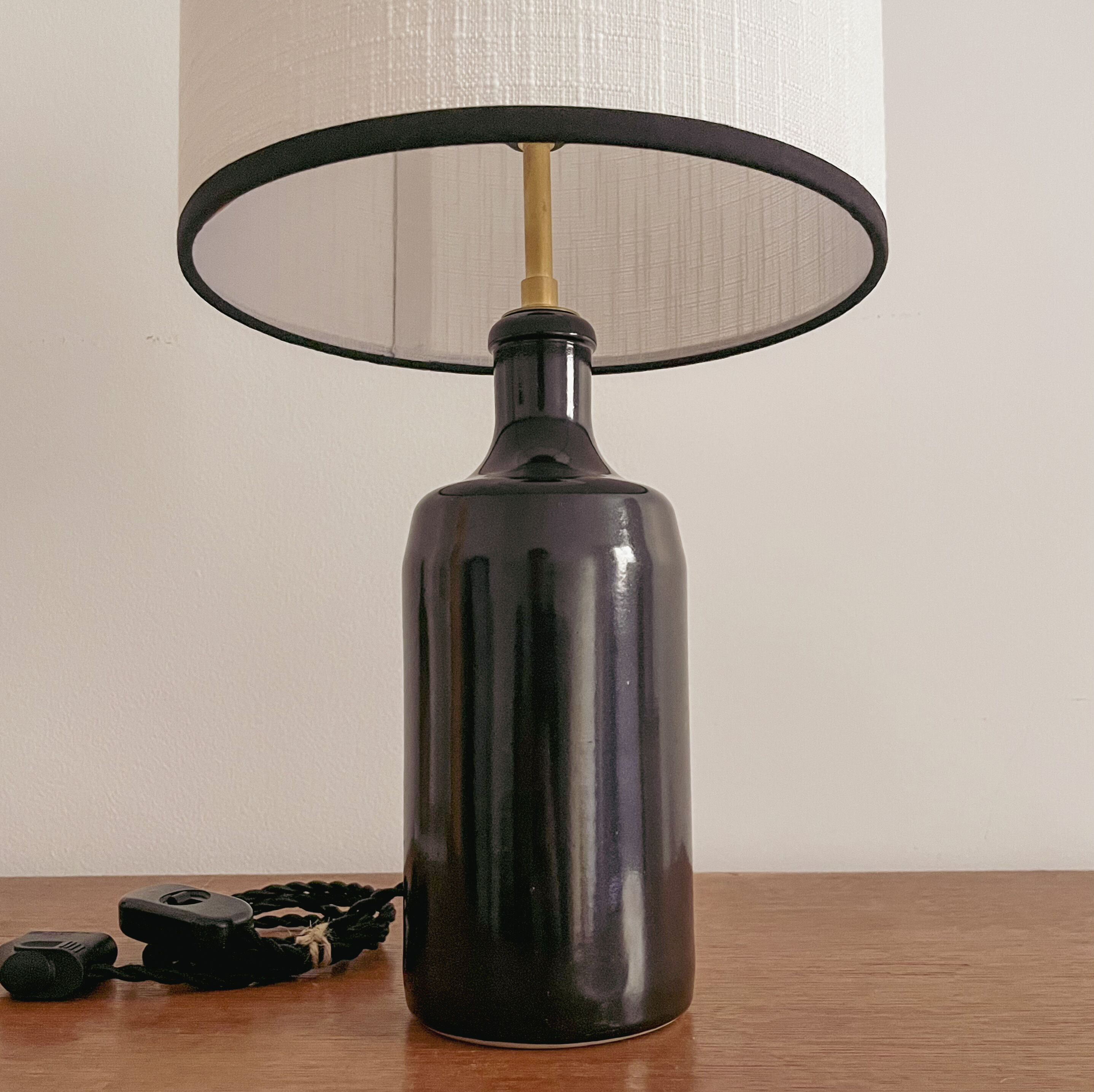 Pair lamps sandstone and linen