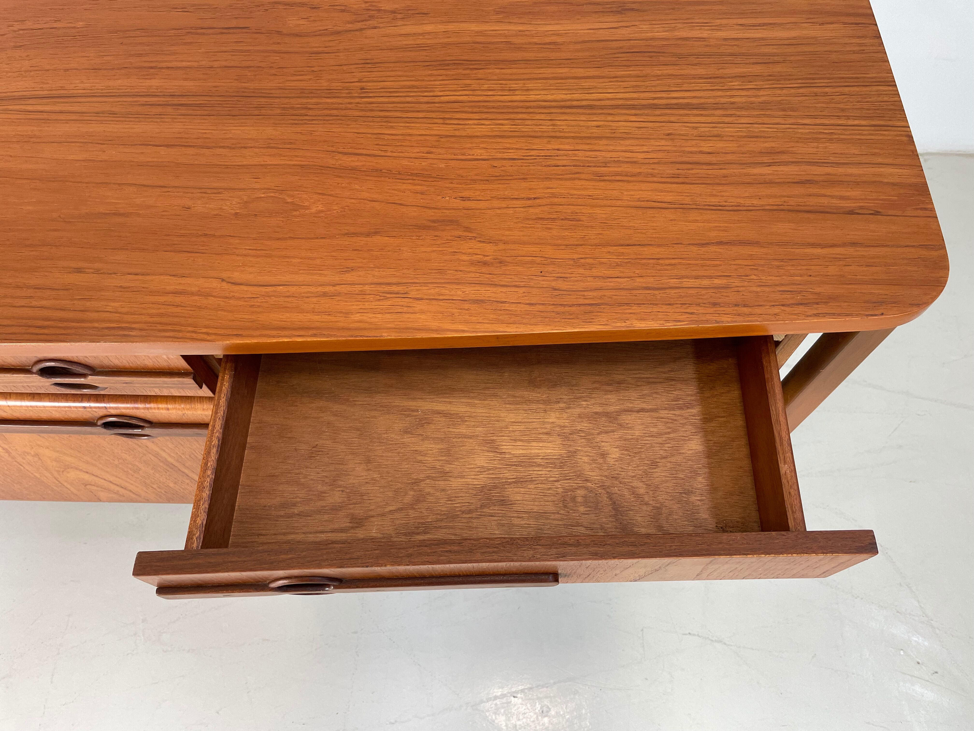 Vintage teak sidebaord by Nathan Uk