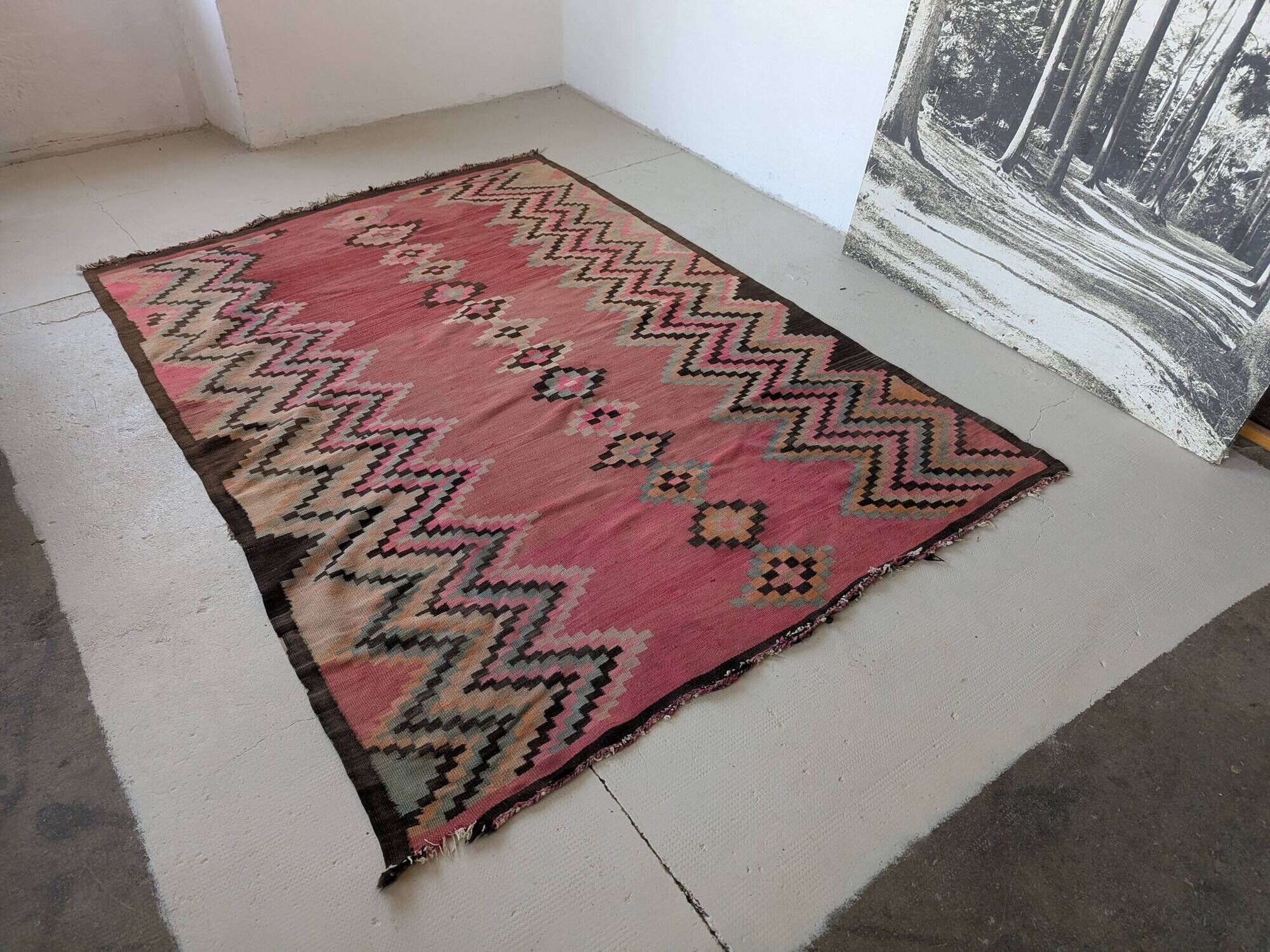 Tapis kilim ancien dans des tons rose